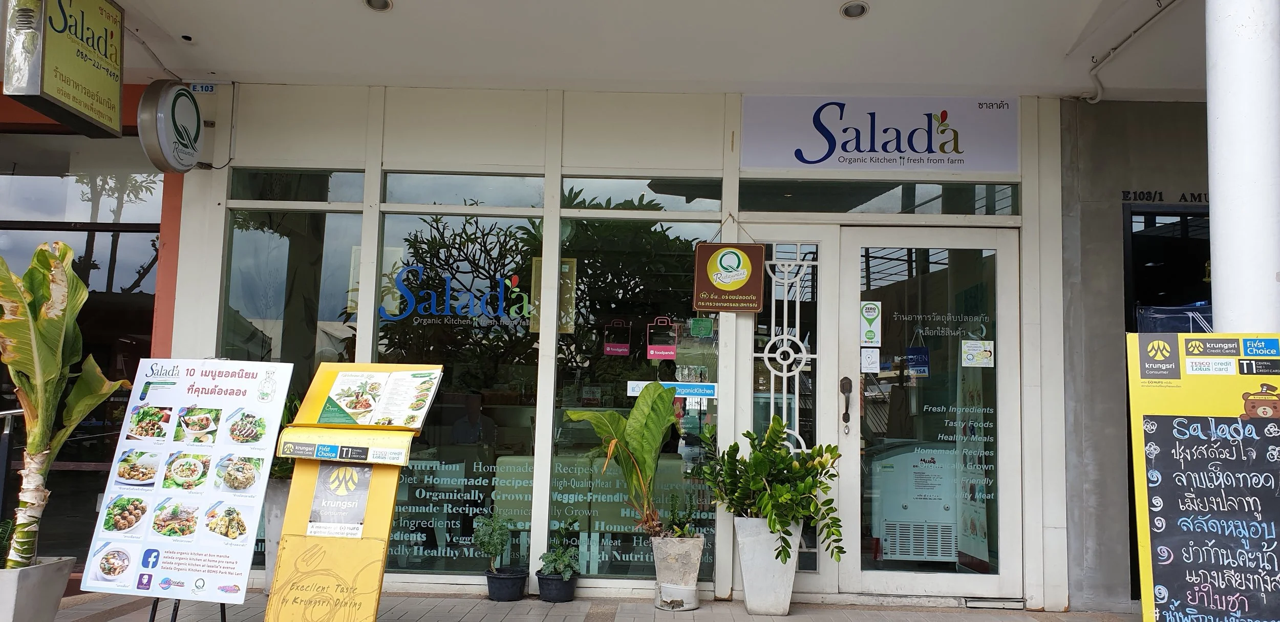 Thailand’s Cage-Free Movement Grows as Salada Organic Kitchen Becomes the Latest Company to Work with Sinergia Animal