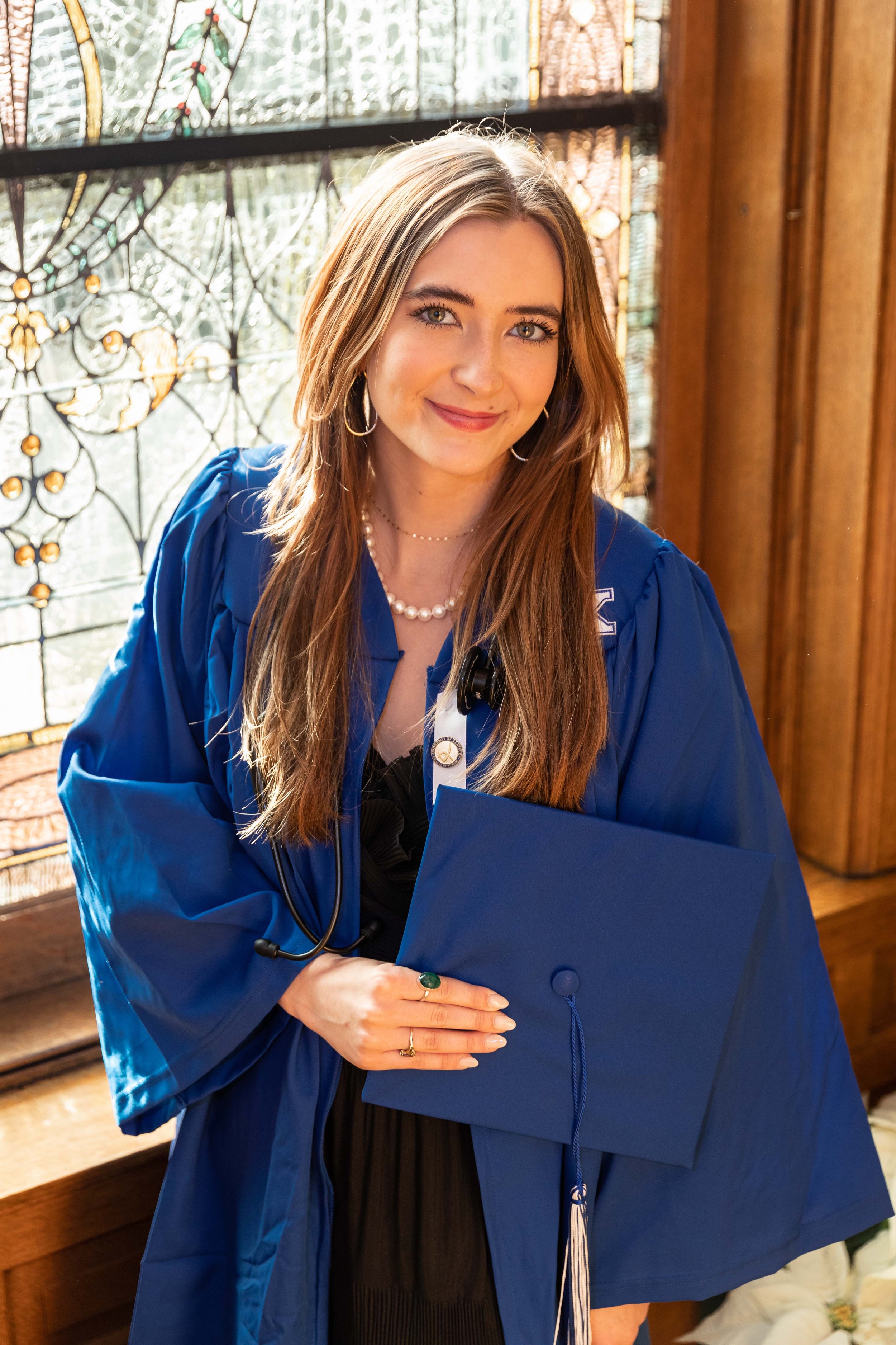 LauraW_Grad-3915.jpeg
