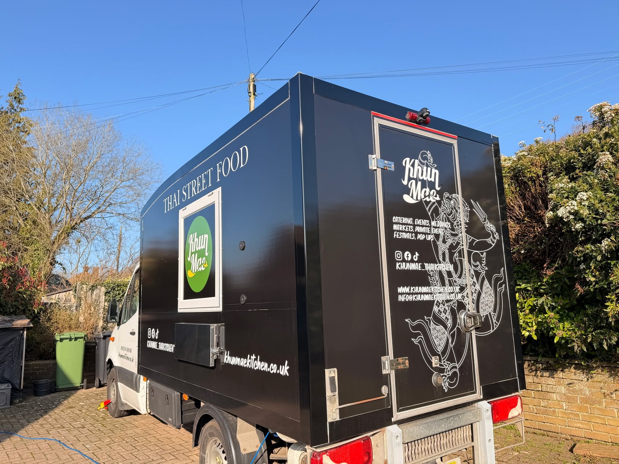We&rsquo;re taking the flavours of Khun Mae on the road! 🚛💨 

Here is where you can find us this week. 
Friday, Littledean Guesthouse Pub , Cinderford 5.30 pm - 8.30 pm 
Saturday, Doward Park Campsite , Ross-On-wye 5.00-8.00 pm 
Sunday, Private Bir