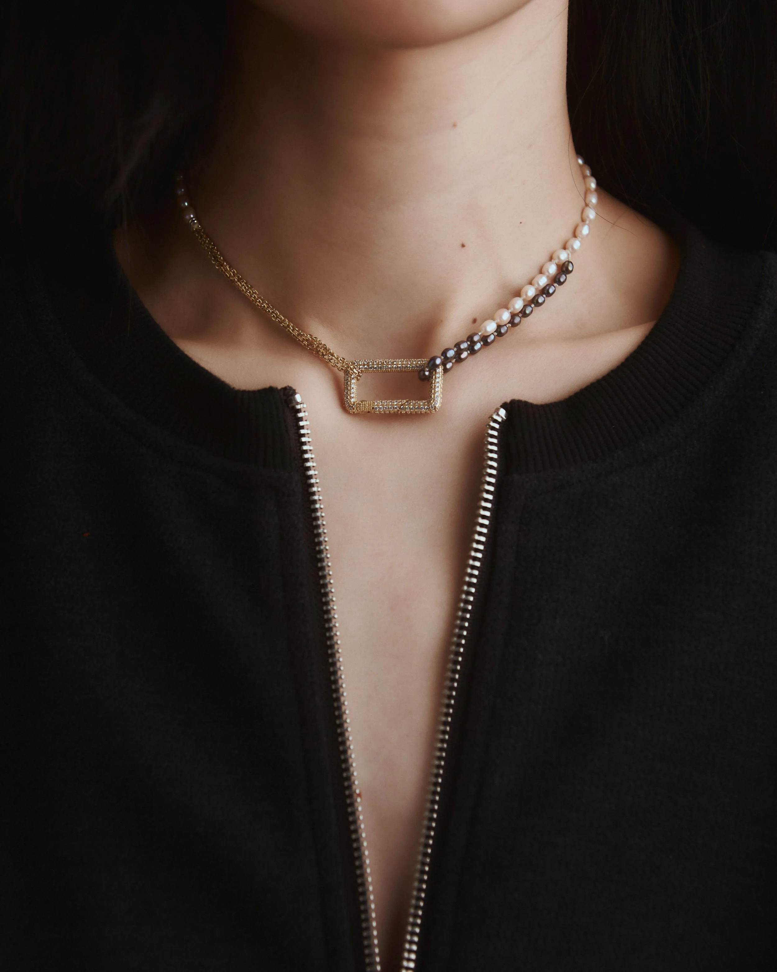Mixed pearl necklace