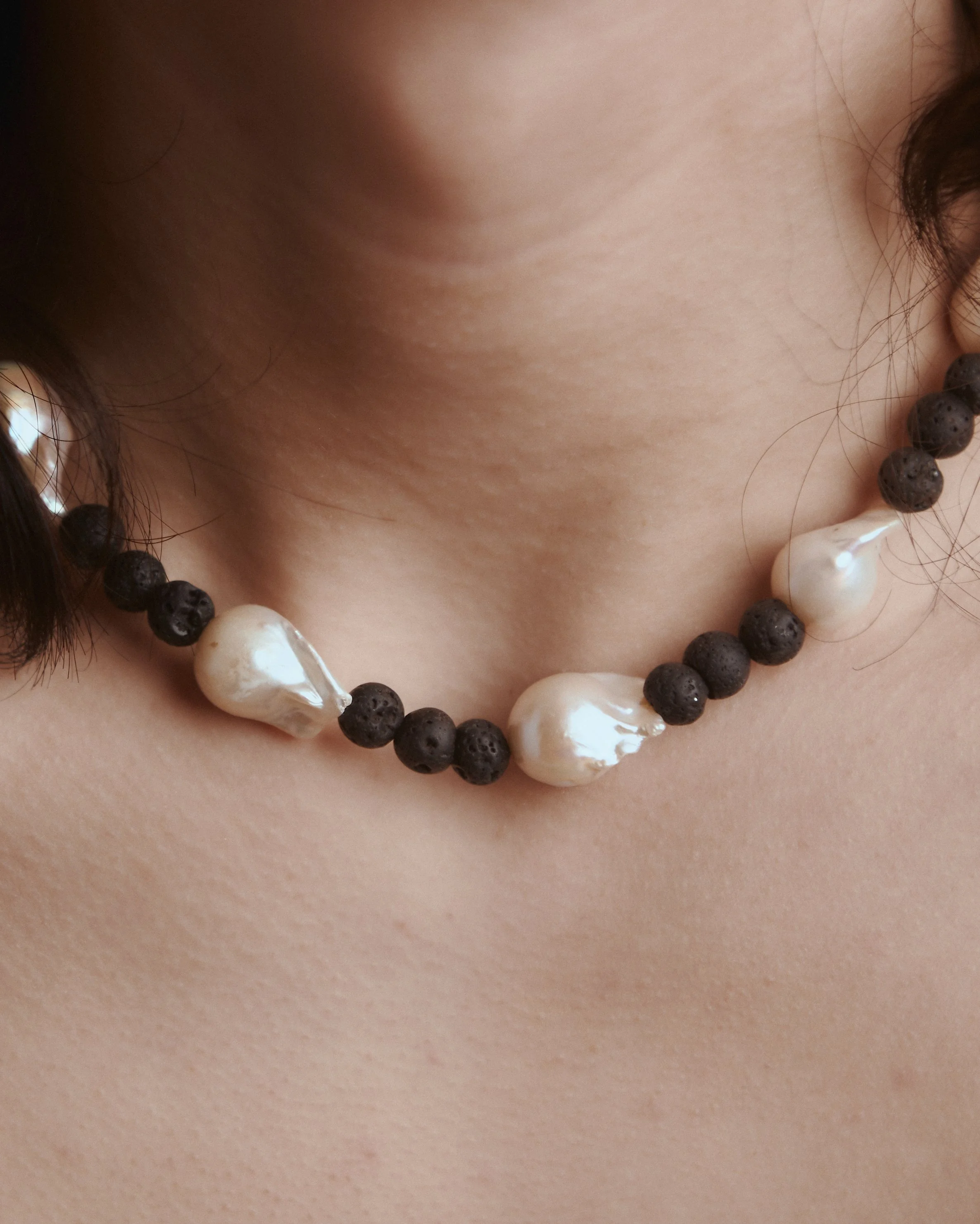 Black and White Baroque Pearl Choker