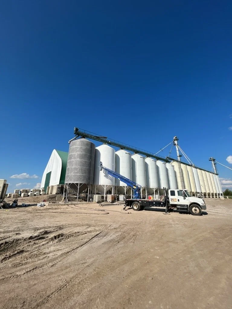 FERTILIZER BINS