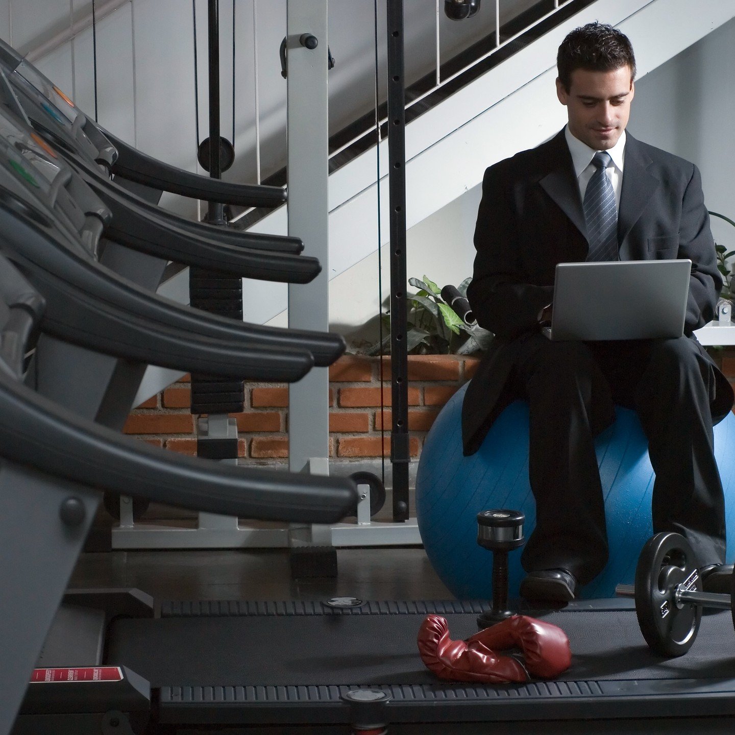 The Many Benefits of Working Out in the Workplace:

📍Increased Productivity
📍Stress Reduction
📍Enhanced Morale and Team Bonding
📍Prevention of Lifestyle Diseases

#corporate #corporatefitness #stressreduction #teambonding #corporateenvironments #
