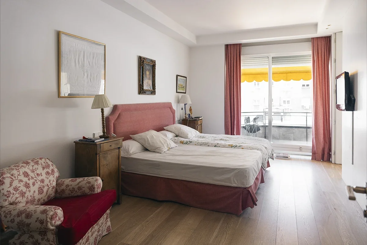 Nunez de balboa 54 Habitacion.webp