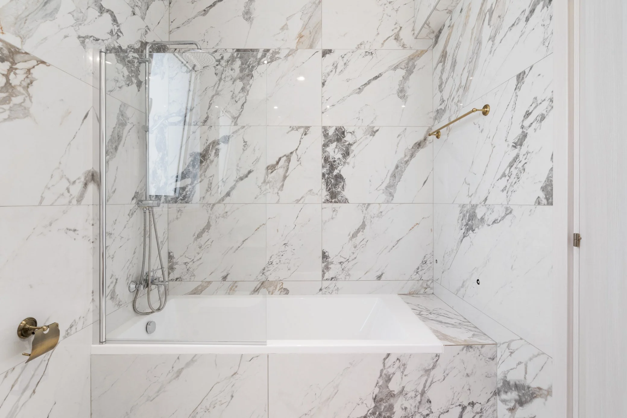 A7308085 - Full size.jpg