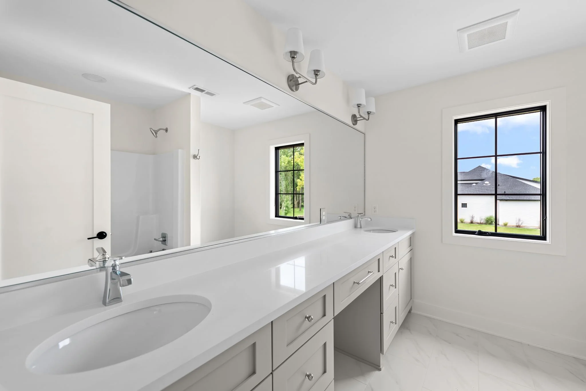 brecc-construction-modern-manor-1.jpg