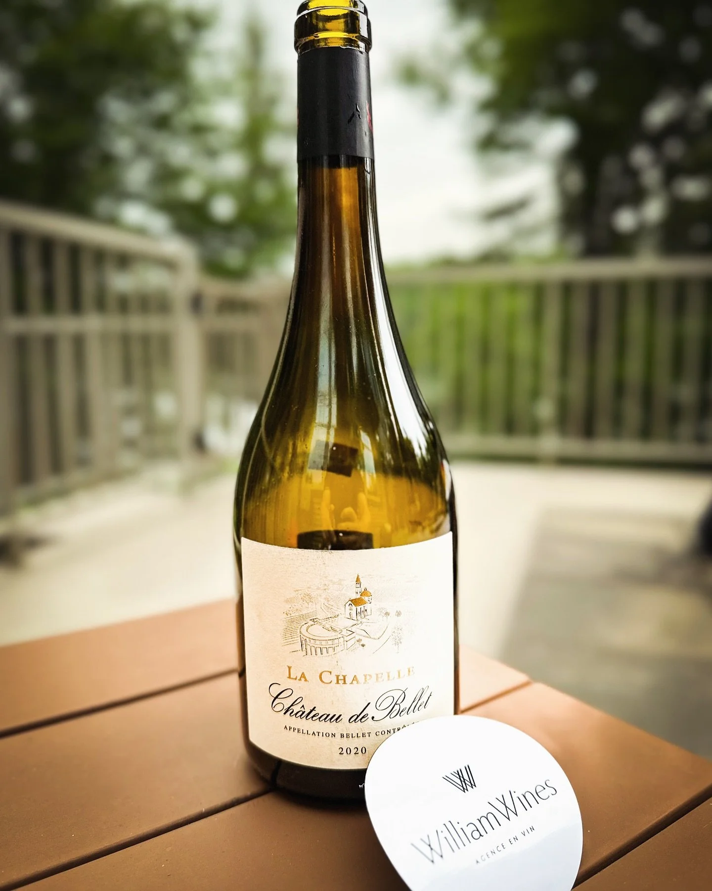 ✨ Exclusivit&eacute;✨
Le Ch&acirc;teau de Bellet &ndash; La Chapelle Rouge 2021 est enfin arriv&eacute;.
Un vin rare, produit en toute petite quantit&eacute; sur les hauteurs de Nice, entre mer et montagne.

Assemblage rac&eacute; &agrave; dominance 