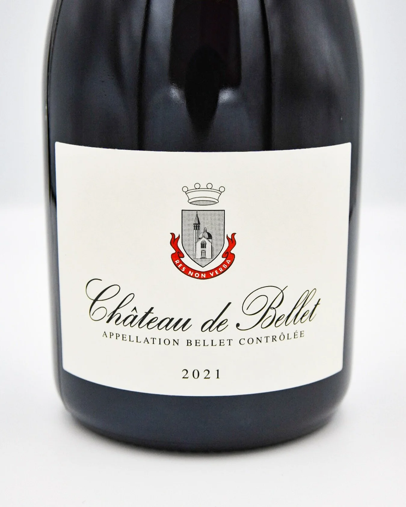 ✨ Ch&acirc;teau de Bellet Rouge 2021 &ndash; Un Tr&eacute;sor de la C&ocirc;te d&rsquo;Azur ✨

Amateurs de vins d&rsquo;exception, voici une p&eacute;pite &agrave; ne pas manquer : Ch&acirc;teau de Bellet Rouge 2021. Issu des hauteurs de Nice, ce vin