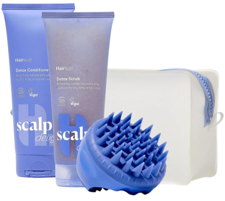 Gamme de produits pour le soin du cuir chevelu, comprenant un shampooing, un gommage, un peigne pour cuir chevelu et une lingette ou serviette.