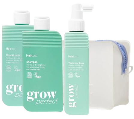 Trois bouteilles de produits capillaires green grow perfect, un sachet avec une brosse, et un flacon spray, tous contre un fond noir.