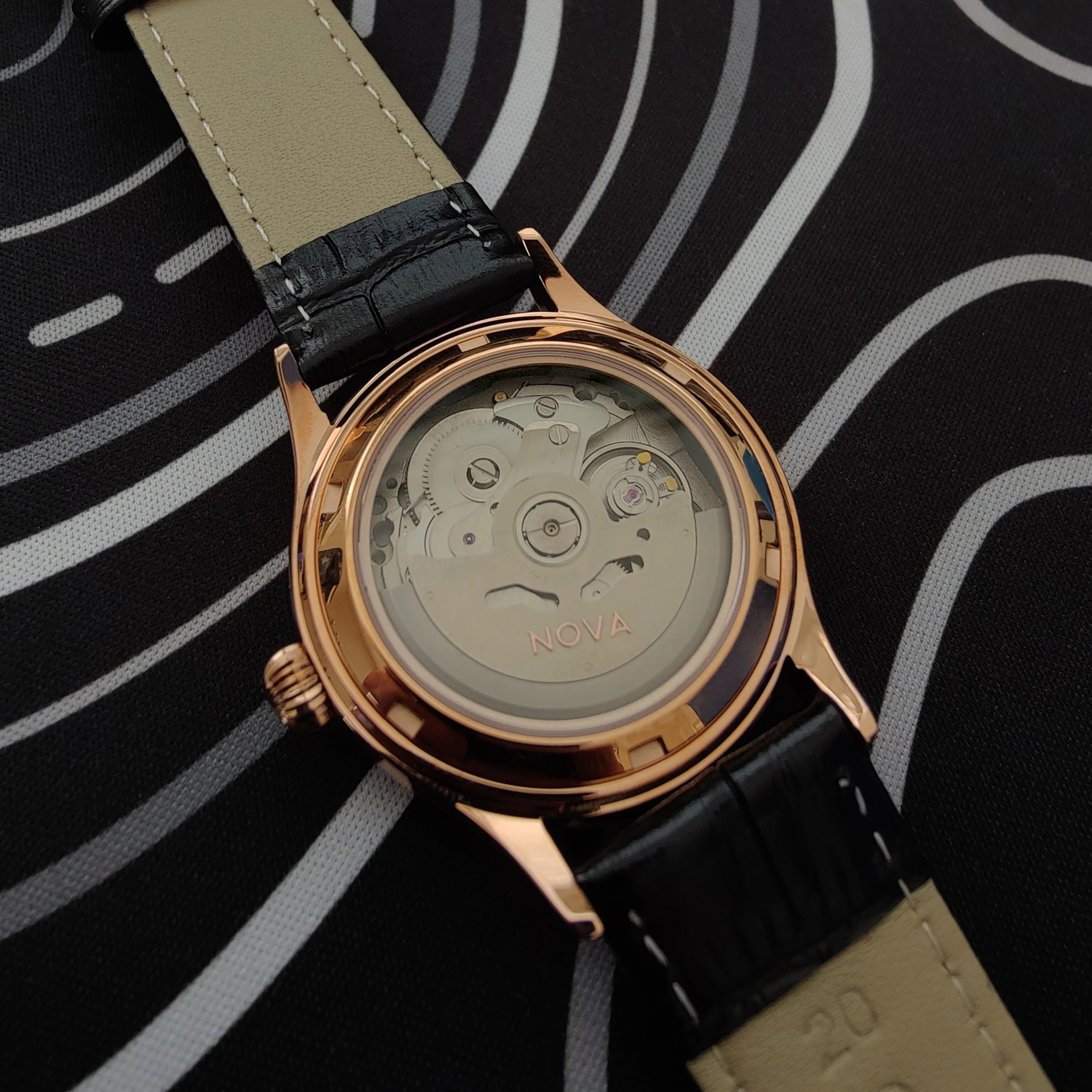 caseback.jpg