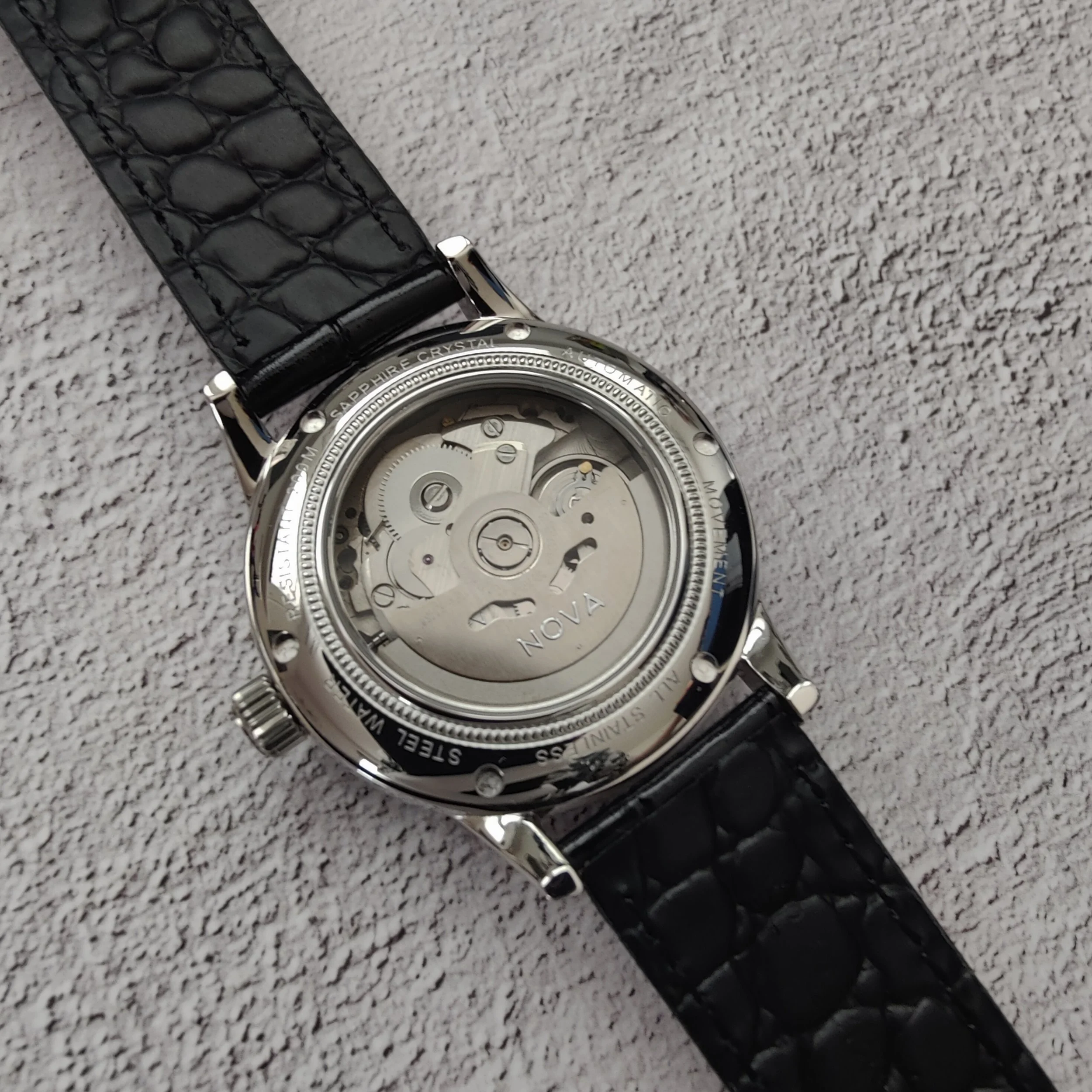 caseback.jpg