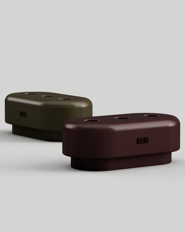 bobi, still wrapped in mystery but soon under the tree 🎄✨

@rym__bnz