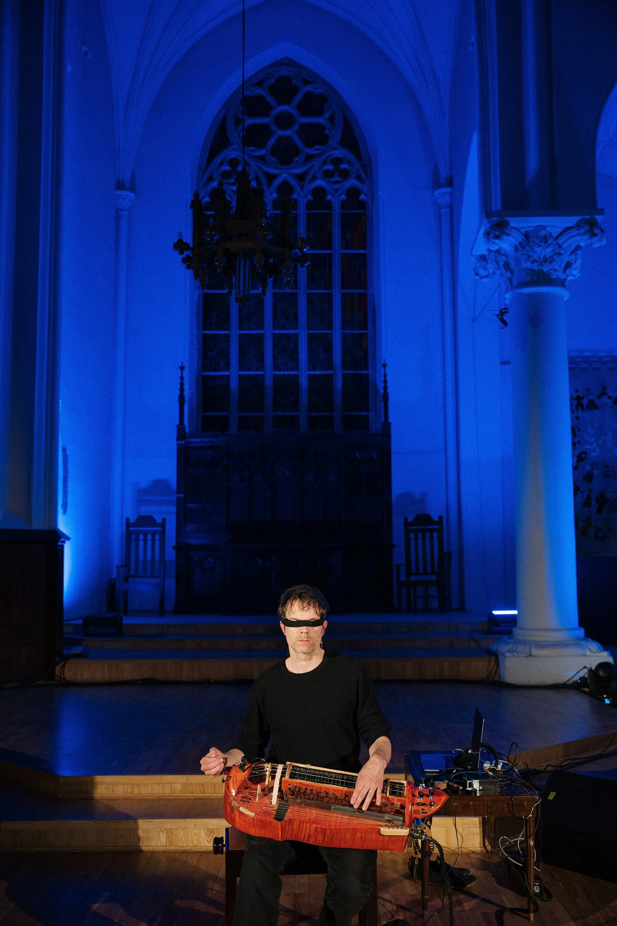 Hur Hur. "Instrument for the Blind" Photo: Anna Maskava