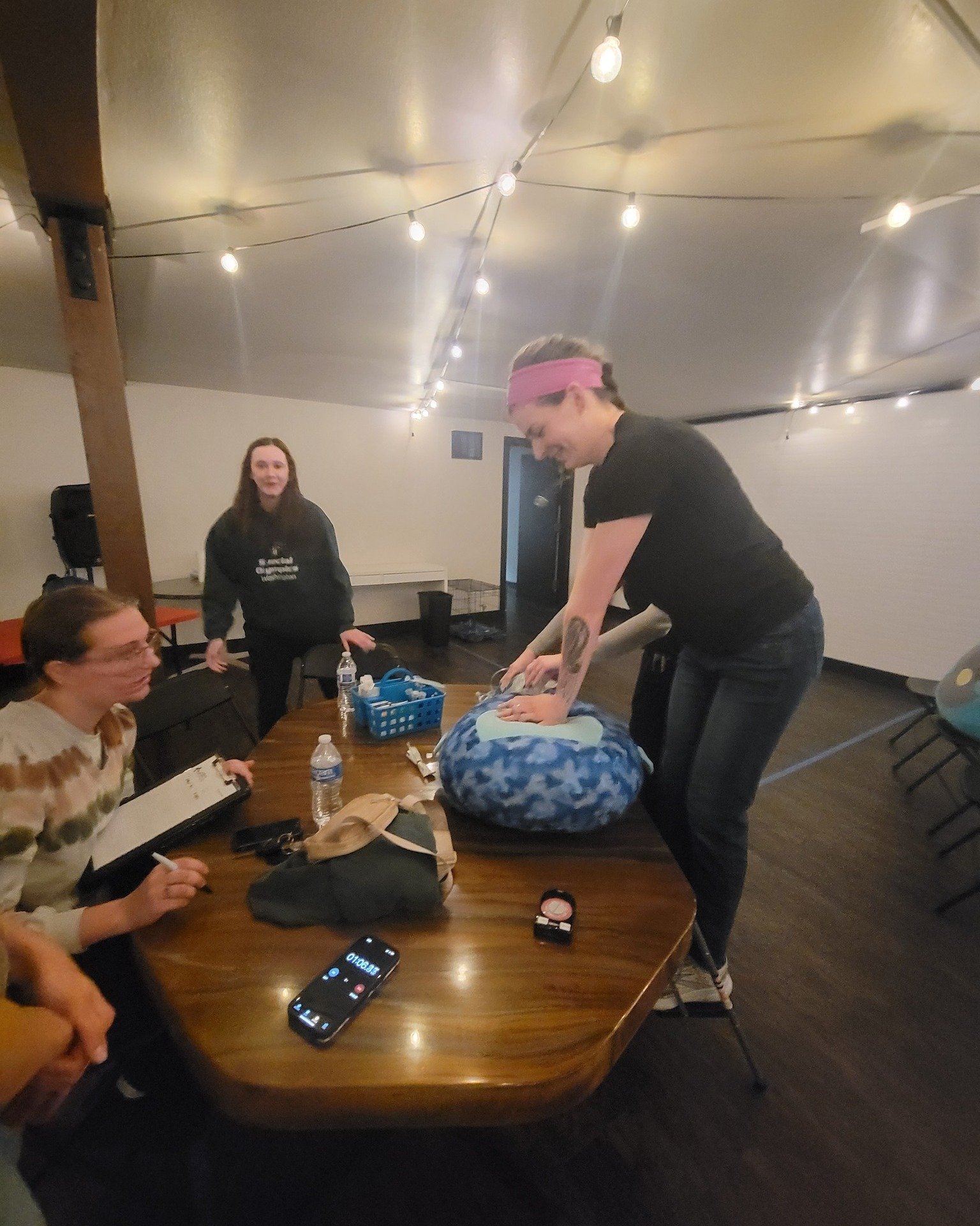 πͺπΎ CPR Workshop with Christine! πΎπͺ
This Thursday, our incredible Practice Manager Christine, who is also an LVT (Licensed Veterinary Technician), led a CPR workshop for our team! π©Ίπ©‍βοΈ
Here at Horse Heaven Hills Pet Urgent Care, we are co