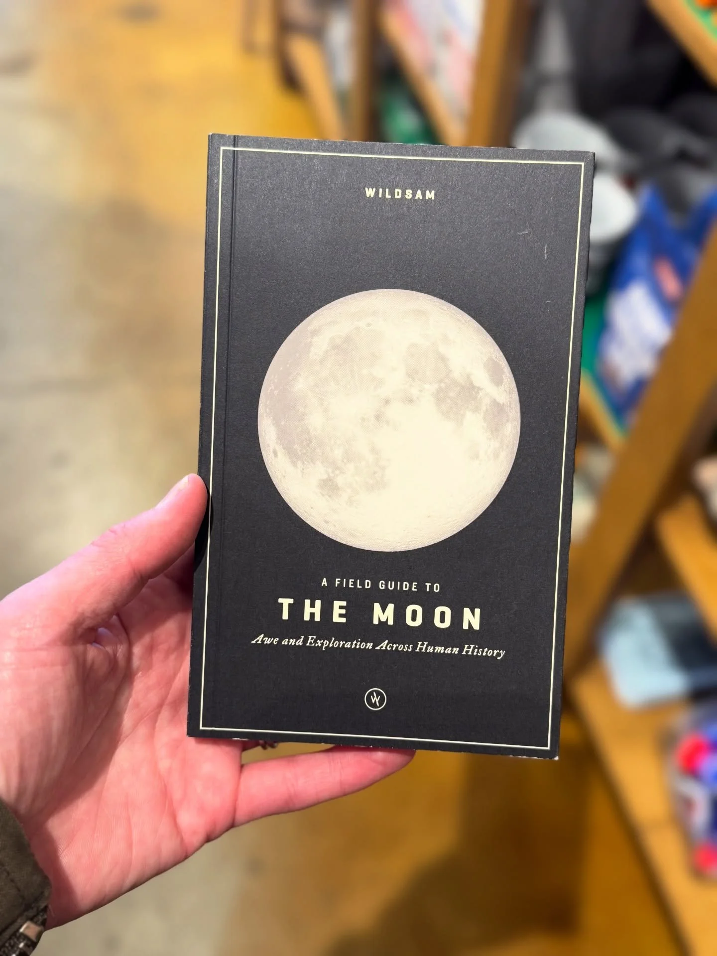 Amazing to see a @wildsam guide for the moon! 🌖 Have enjoyed many of their city guides, so this stratospheroc jump made me smile. Will be adding it to @tree_house_together&rsquo;s Moon episode notes asap!