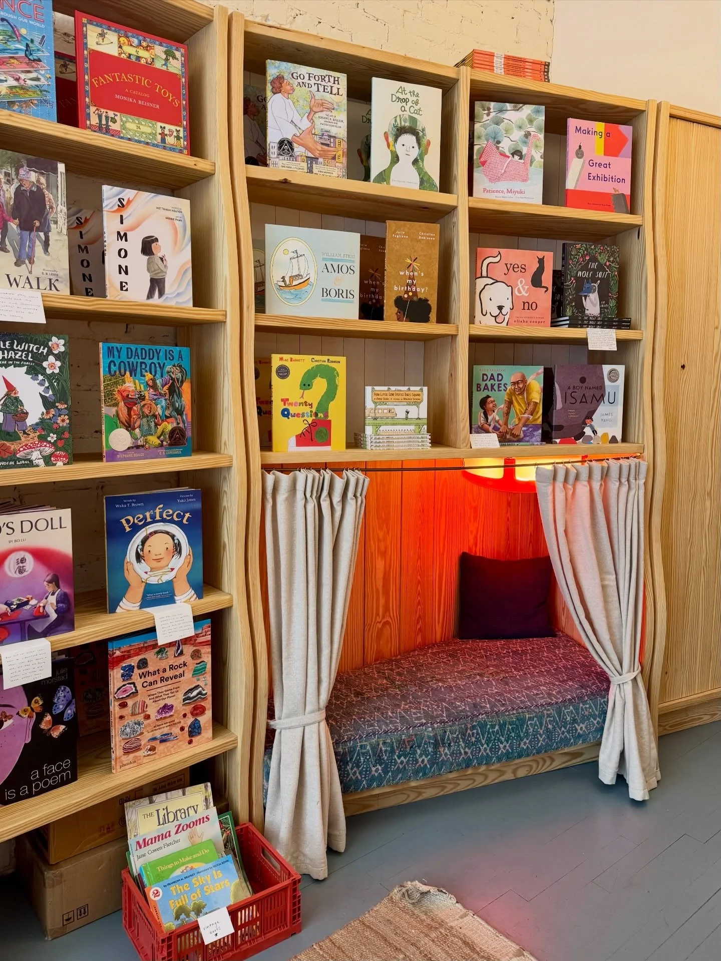 Had to stop by the inspiring, delightful @spiralbooksnyc on our recent visit to the city