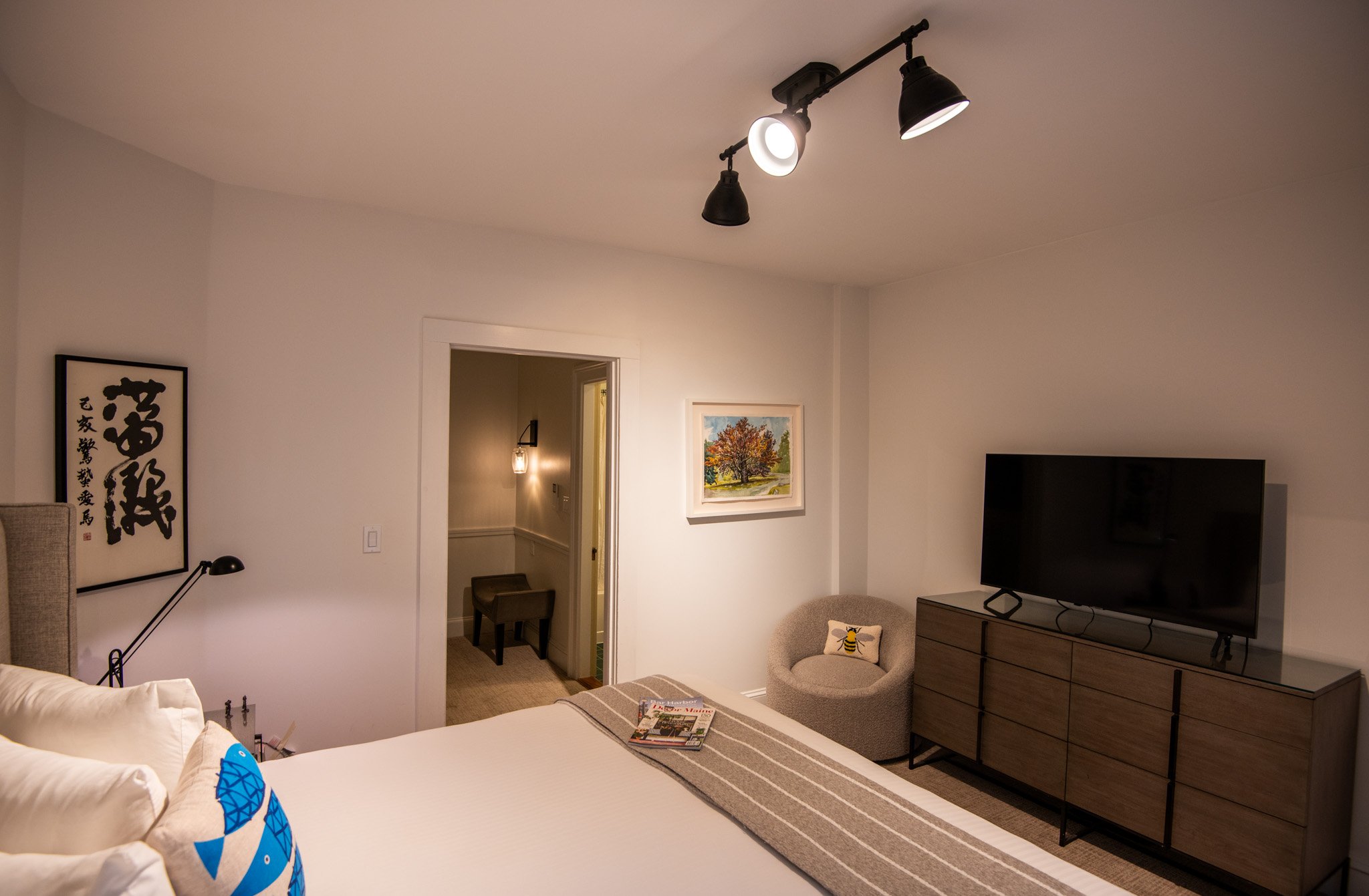 Primrose Inn Room 11.3.jpg