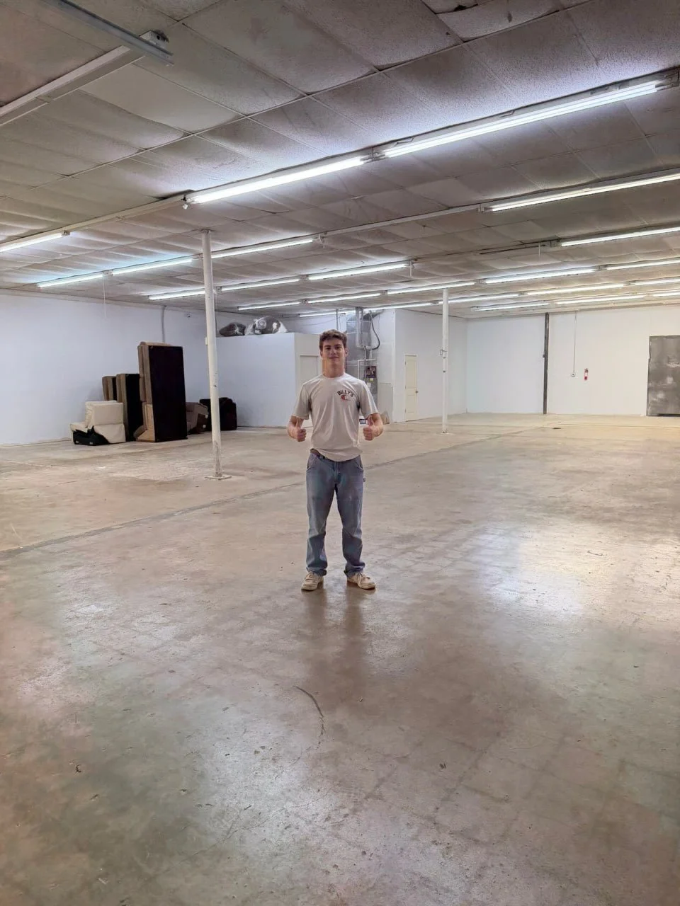 1 year ago today I took a chance on myself. 

I signed a lease on this 3,000 sqft warehouse with no back up plan. 

I was nervous, stressed, and very unsure of the future. 

I had NO OTHER option but to find a way to sell some couches! 

But then&hel