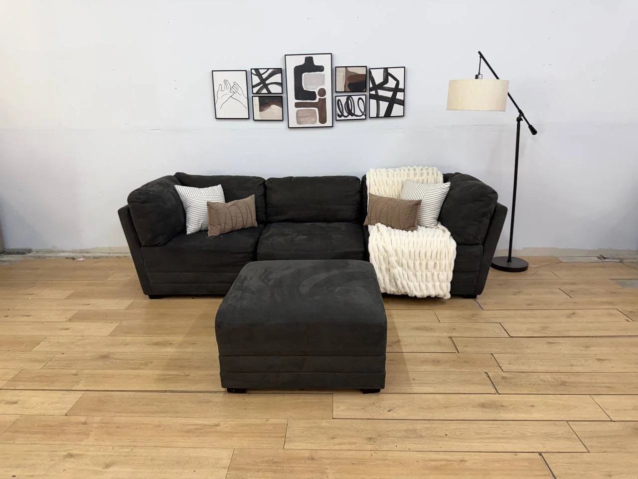 Thomasville Dark Gray Modular 4-Piece Sectional Couch & Ottoman | $450 
