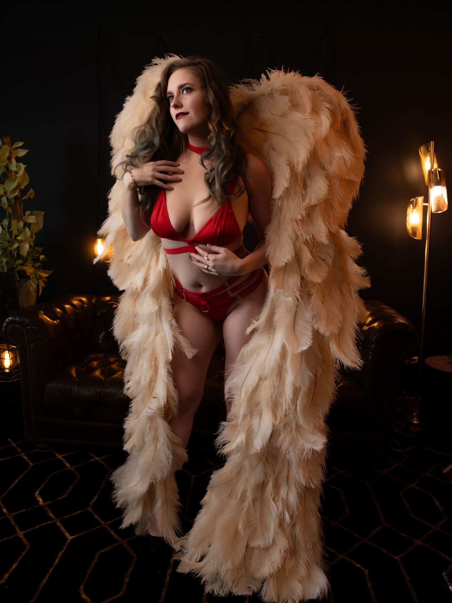 She didn&rsquo;t put on angel wings to be perfect.

She put them on to remind herself that she&rsquo;s already worthy of being seen.

This set isn&rsquo;t about fantasy.

It&rsquo;s about softness after strength.

It&rsquo;s about the woman who&rsquo