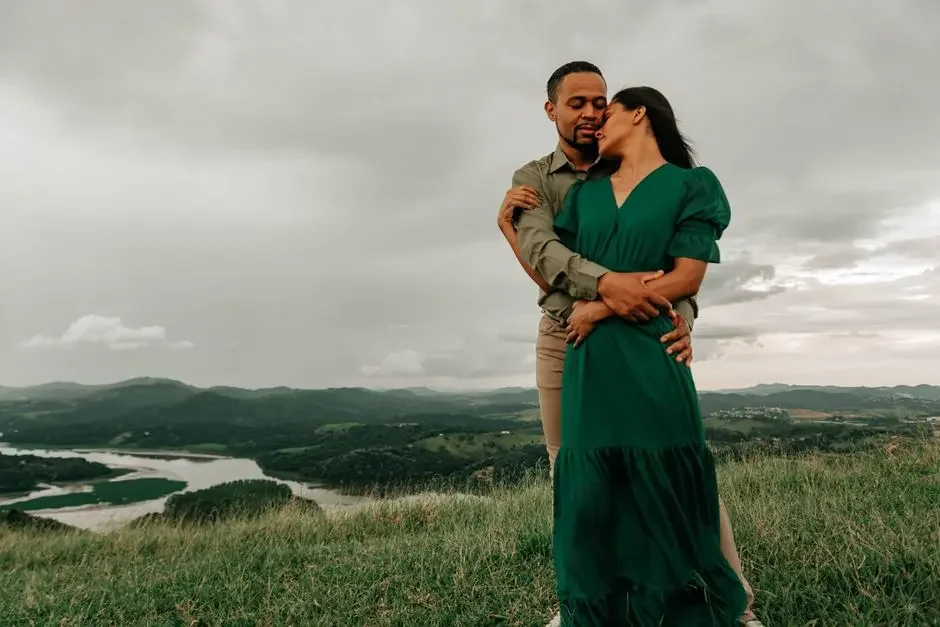 How to Choose the Perfect Location for Your Engagement Photoshoot