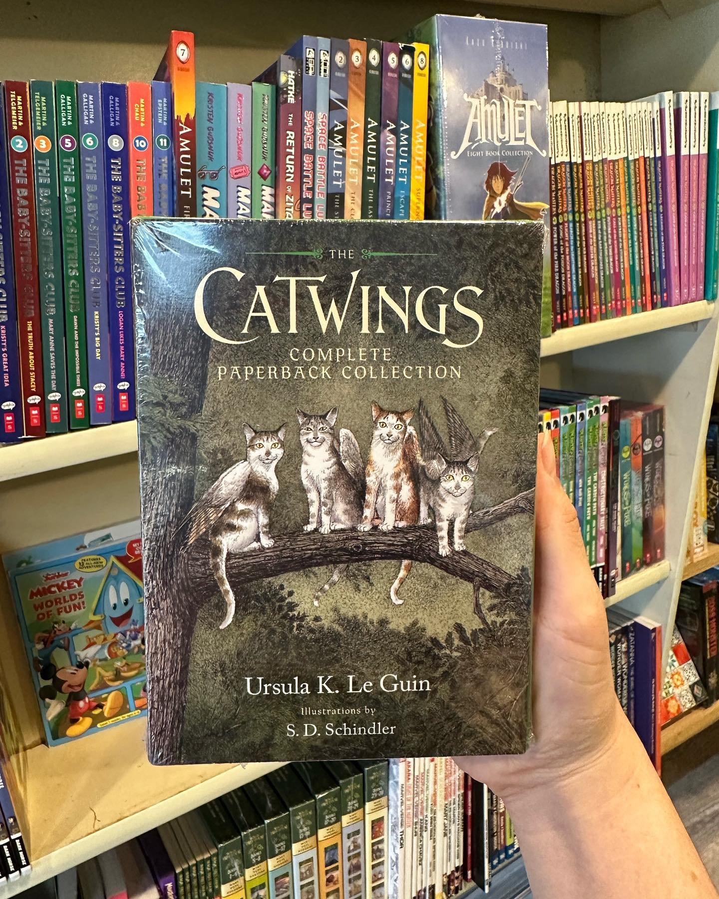Are you Team 🐱 or Team 🐶? We have books for all sorts of animal lovers and for all ages too ❤️