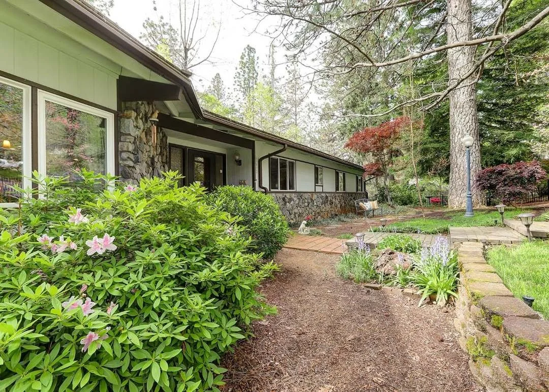 Mountain home exterior repair and remodeling by licensed contractor in Alta Sierra CA
