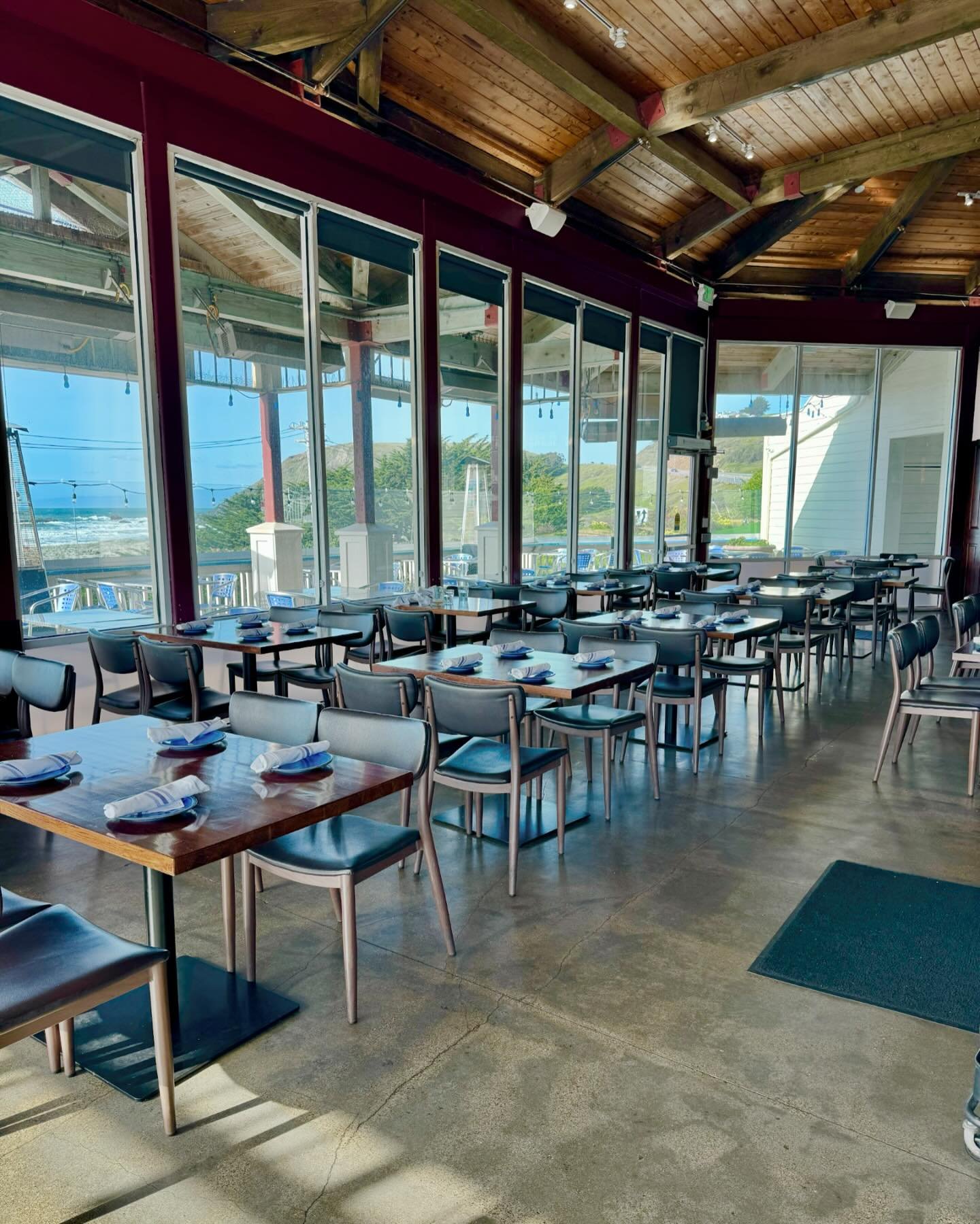 Celebrate your next special occasion or event with us! 🥳

Our dining room overlooking the ocean is the perfect spot to bring your friends, family and coworkers for a memorable event 🤩🌊

We have group dining menus available that will take some of t