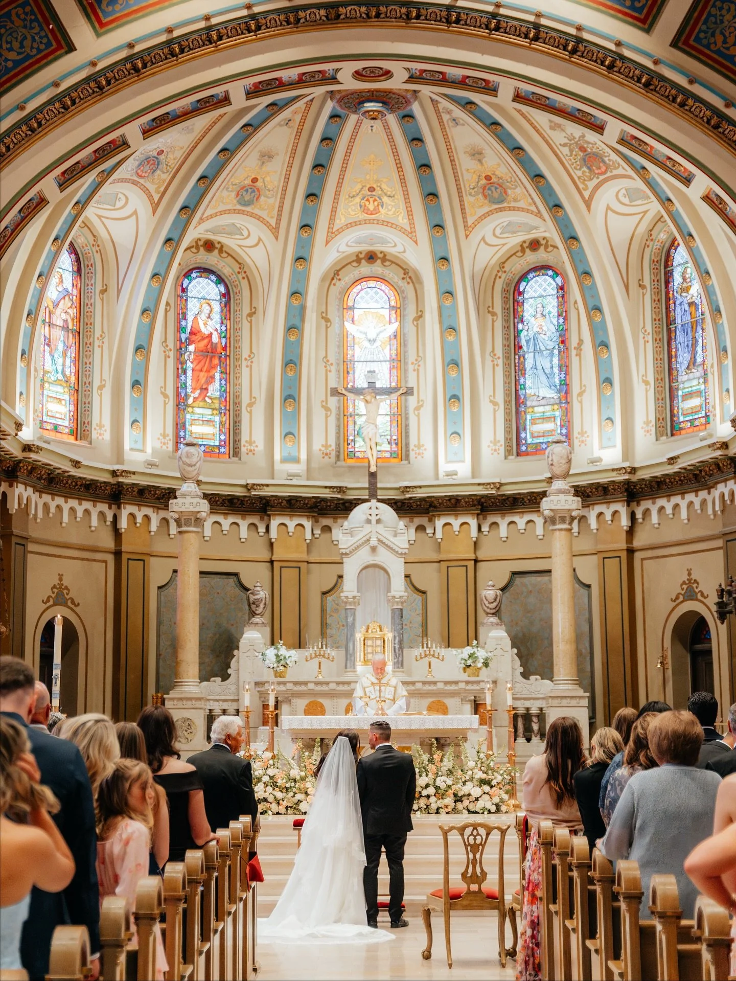 St. John&rsquo;s Cathedral in Boise is nothing short of breathtaking &mdash; the perfect place for a love as timeless as this. Honored to be a part of E &amp; J&rsquo;s unforgettable day in this stunning setting ✨

Vendor team: 
Planner: @rhymeandrea