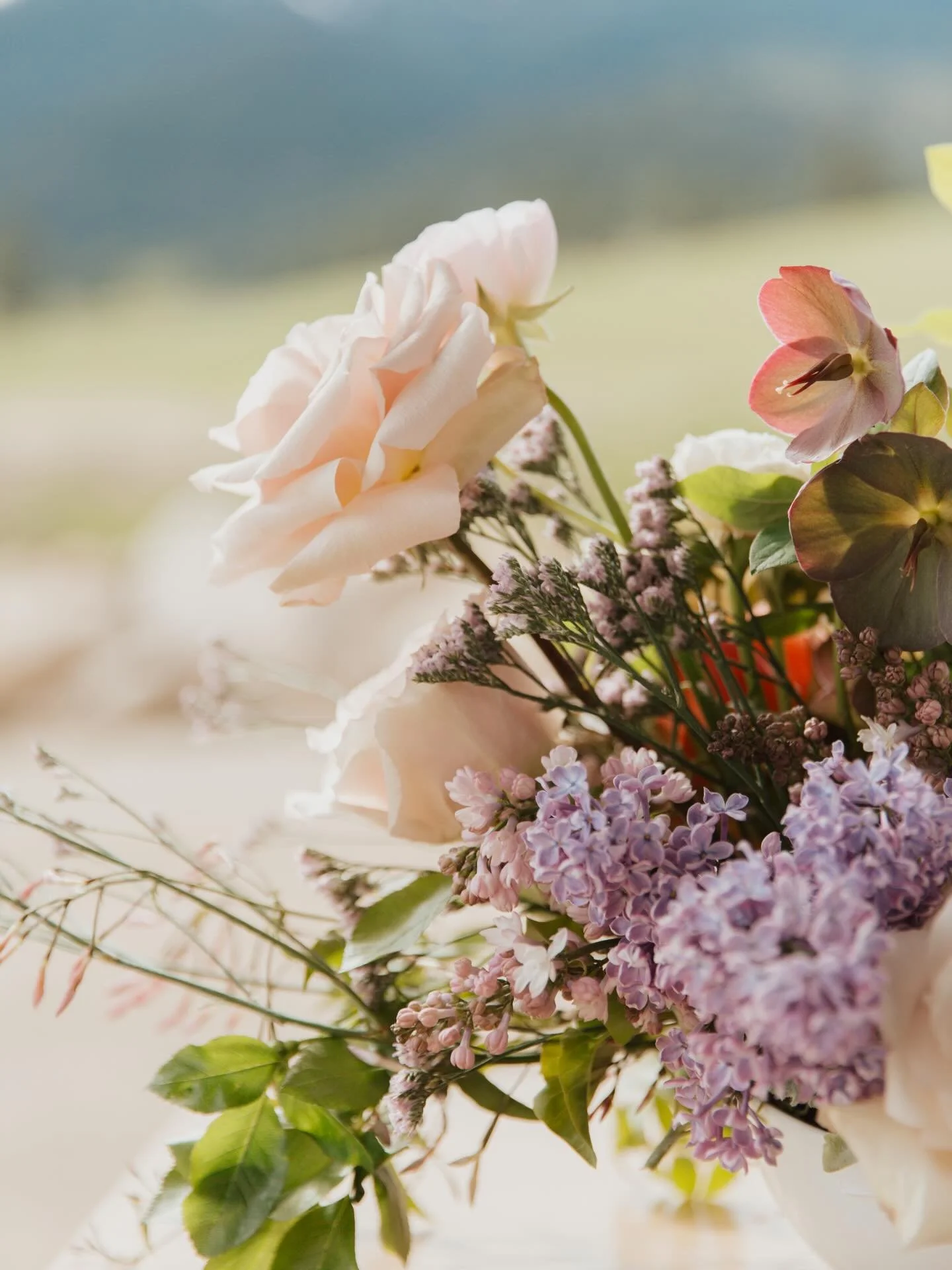 Details, details, details 👌

Vendor Team:
Planner:&nbsp;@rhymeandreasonevents
Florist:&nbsp;@soulflowerdesignstudio
Photographer:&nbsp;@lexiecphoto
Videographer:&nbsp;@lilymariefilms
Stationary:&nbsp;@wildberrypaperstudio
Hair/Makeup:&nbsp;@mariahjo