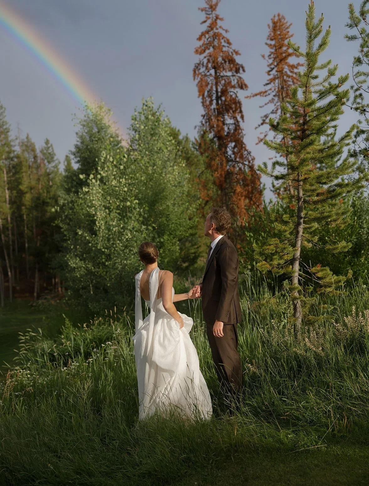 A beautiful day for M &amp; M 🌷 what a treat to witness their love

Coordination - @rhymeandreasonevents 
Photo - @ninalorenzphoto 
Video - @lilymariefilms 
Venue, catering, bar and desserts - @galenalodge 
Cake - Groom&rsquo;s Brother, Joey Harring