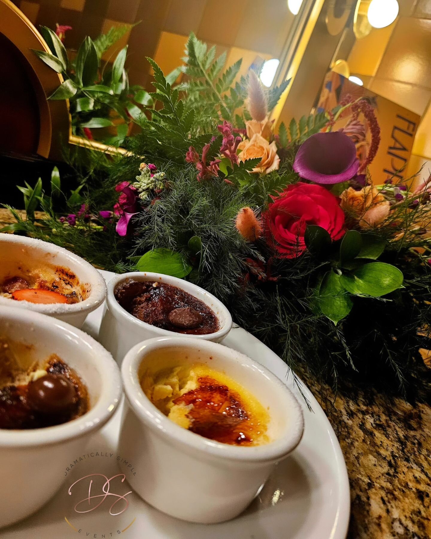 BEHIND THE SCENE MOMENT: I knew the couple loved creme brulee. So ready post ceremony, 1 of each flavor. Great photo moment and laughs. 
#attentiontodetails 
.
.
Florals &amp; catering @imperialakeunion