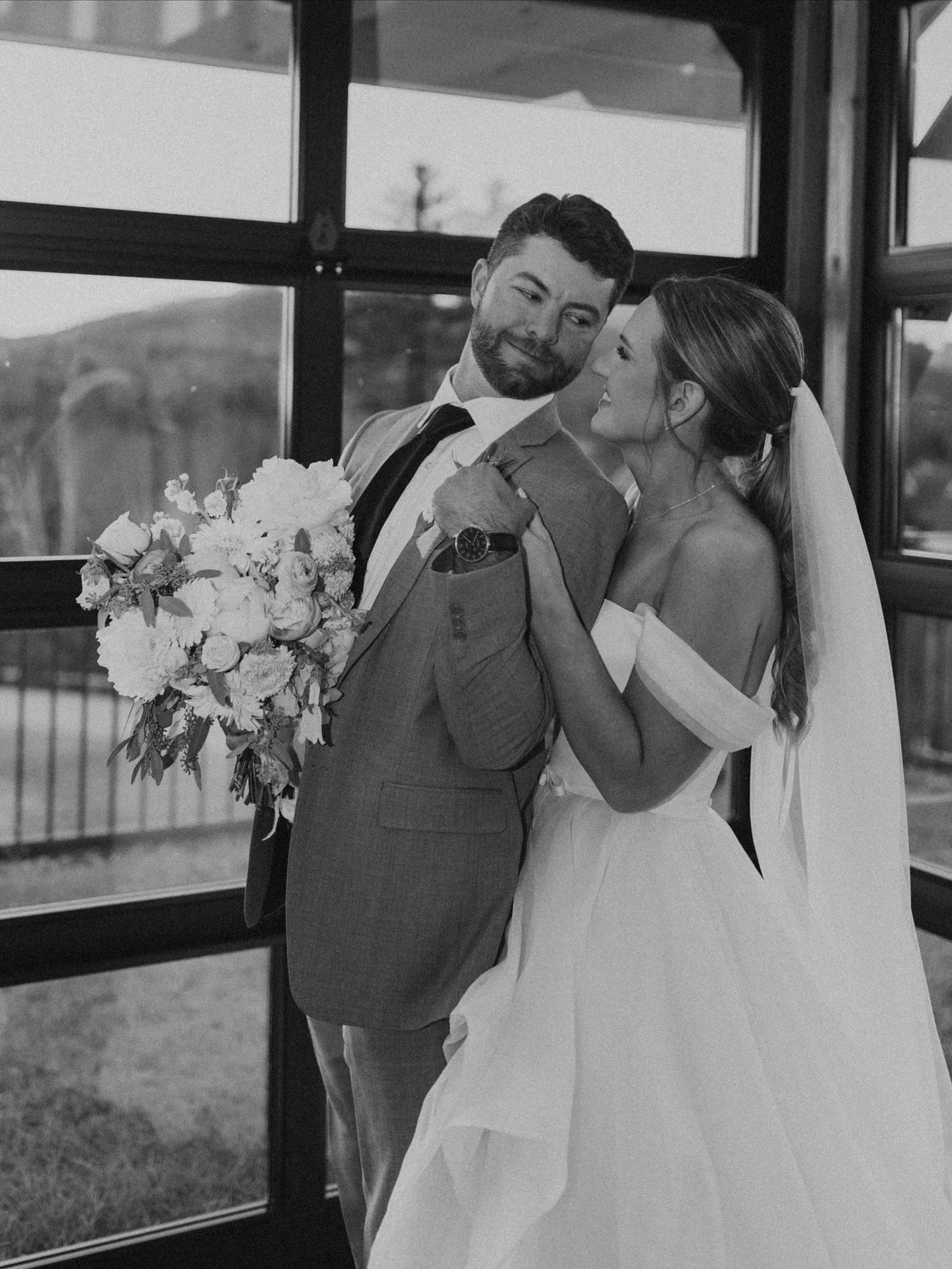 This time last year at Owl&rsquo;s Nest 🤍

I&rsquo;m pretty sure these photos tell you all you need to know about Sandra &amp; Dave&rsquo;s love&hellip; just pure joy. 

Venue: @owlsnestresortevents 
Planner: @rosandco.weddings
Photographer: @robi