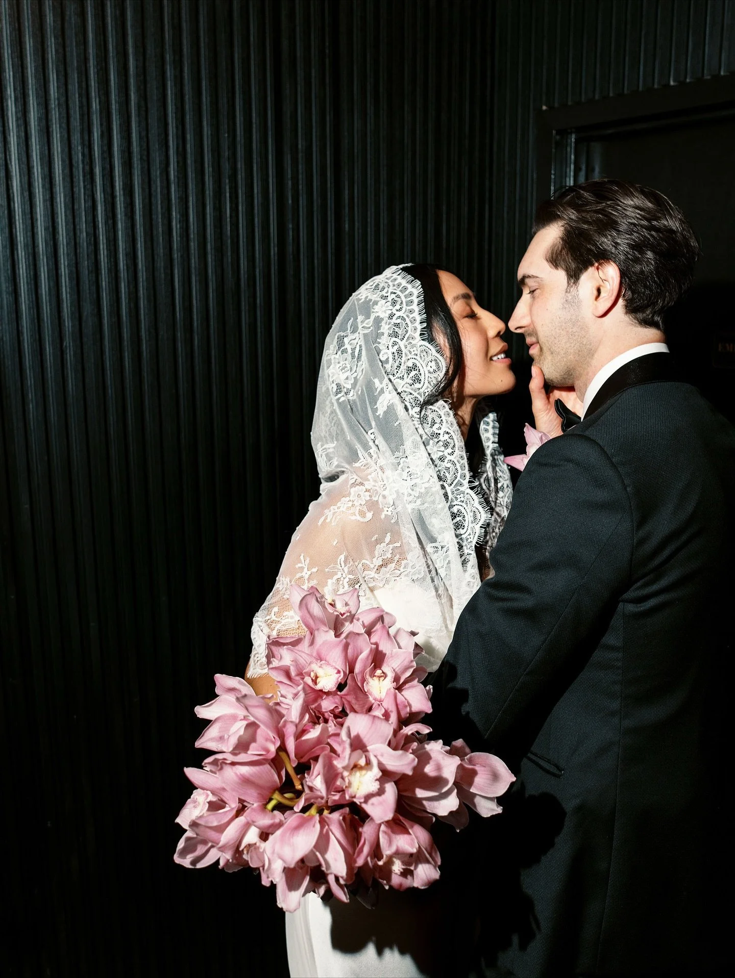 No notes 📝 

Venue: @chinapearlboston
Planner: @rosandco.weddings
Photographer: @sarahlordphoto
Florist: @hausofblooms
Baker: @flourbakeryandcafe
DJ: @leerossmusic
Hair &amp; Makeup: @lovenotesbyjune
Ice Luge: @brooklineicecompany
Dress: @vi