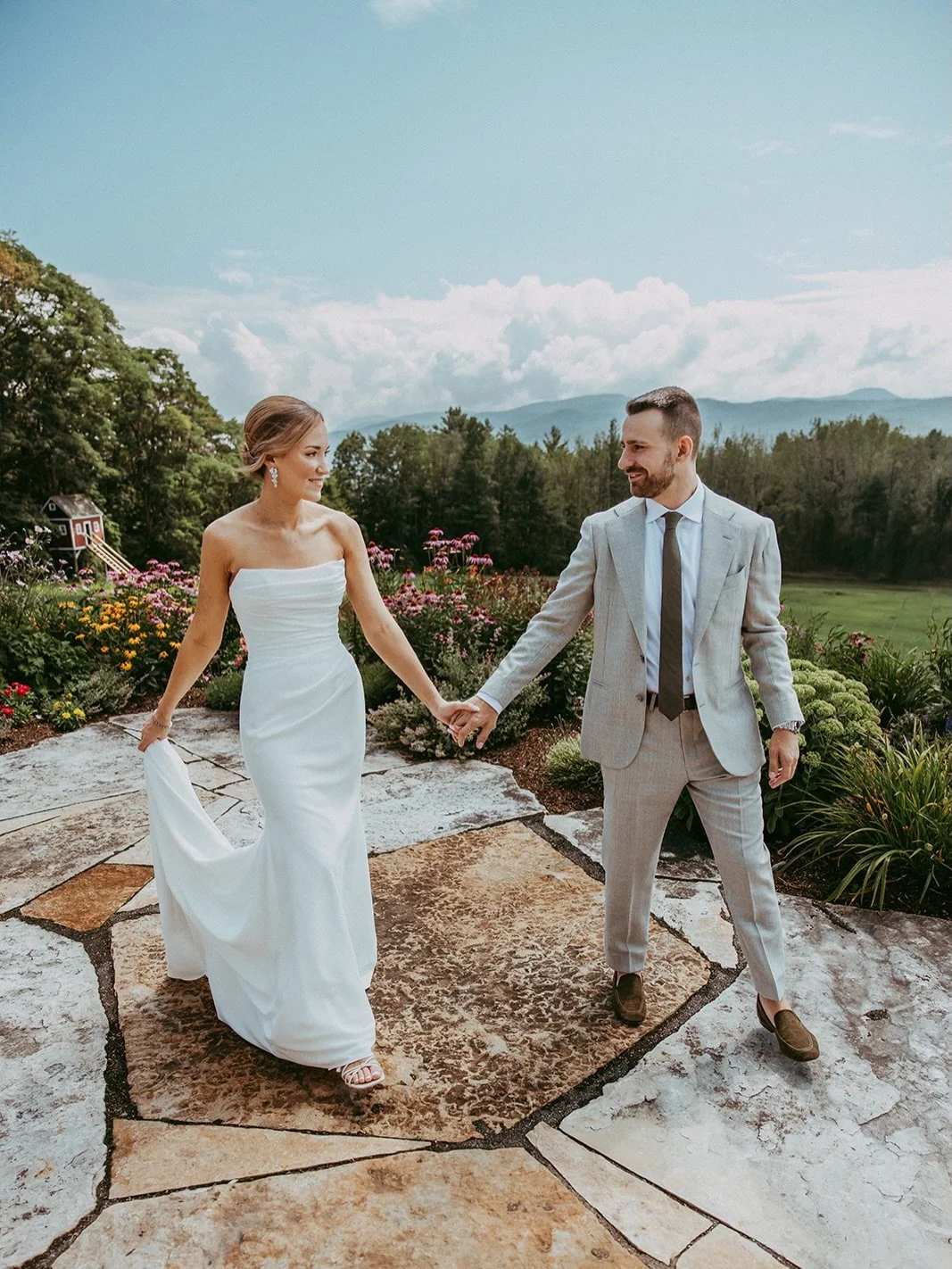 What do you think of these two and this view?? Because for me it&rsquo;s 🫶🏻🫶🏻🫶🏻

So who&rsquo;s going to take me back to the green mountains?!

Venue: Private residence
Couple: @benalexopoulos @chrissy_alexop 
Photographer: @imsavannahbrown
Pl