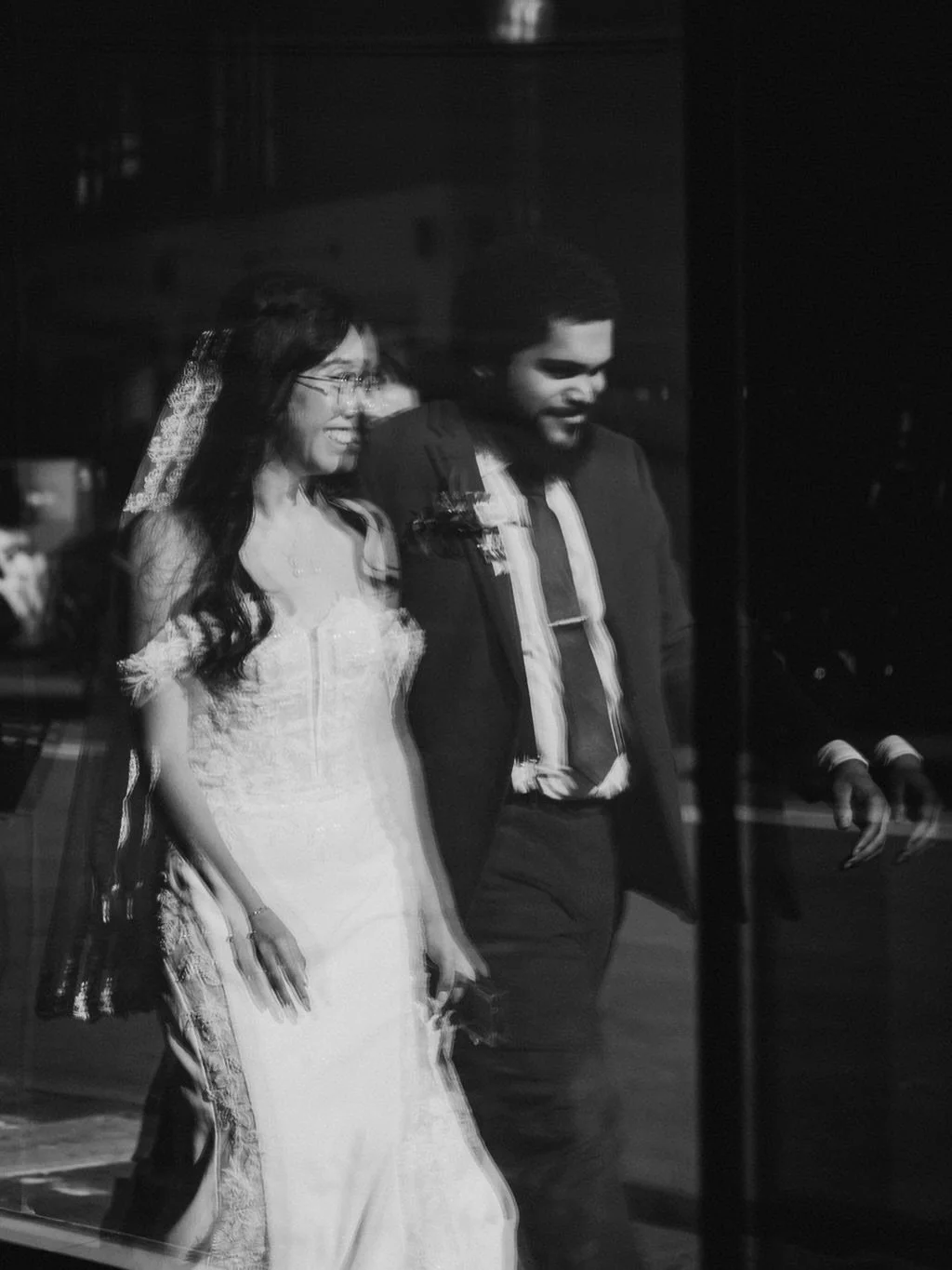 recap of these two high school sweethearts walking around the city on their gorgeous wedding day. 

trust me&hellip; you can never go wrong with a first look in the boston commons!!

Coordinator: @rosandco.weddings
Photographer: @caseyhillphotograph