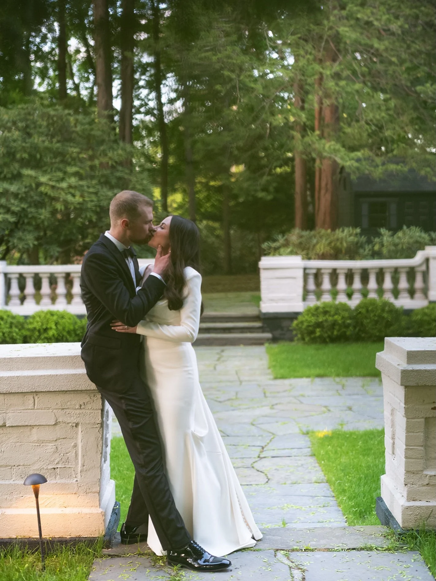 I&rsquo;ve said it before and I&rsquo;ll say it again, we love staying in touch and watching our couples&rsquo; love grow over the years. 

A lot can change in a year; from their wedding day last May, to moving across the country, to welcoming their 