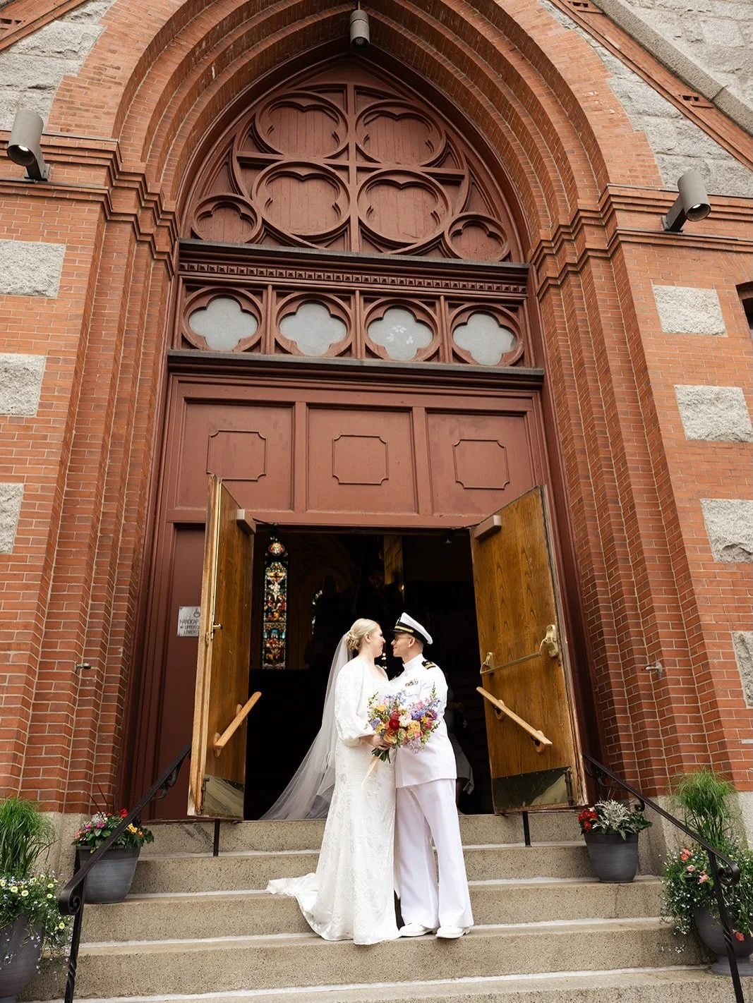 Going to the chapel and we&rsquo;re gonna get married 🔔💒 


Coordinator: @rosandco.weddings
Photographer: @juliaophotographyy
Florist: @florioflorals
Hair: @jgal_beauty
Makeup: @kay.wozniak