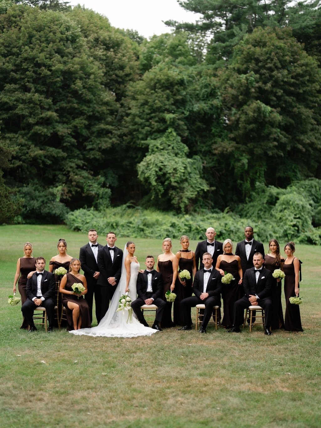 This wedding party knew EXACTLY what they were doing 😮&zwj;💨

Venue: @florianaipswich
Planner: @rosandco.weddings
Photographer: @jenna_kay_photography
Content Creator: @yourstorybysteph
Florist: @savvyflowersdesign
Desserts: @fireflysbbq
DJ: @nesou