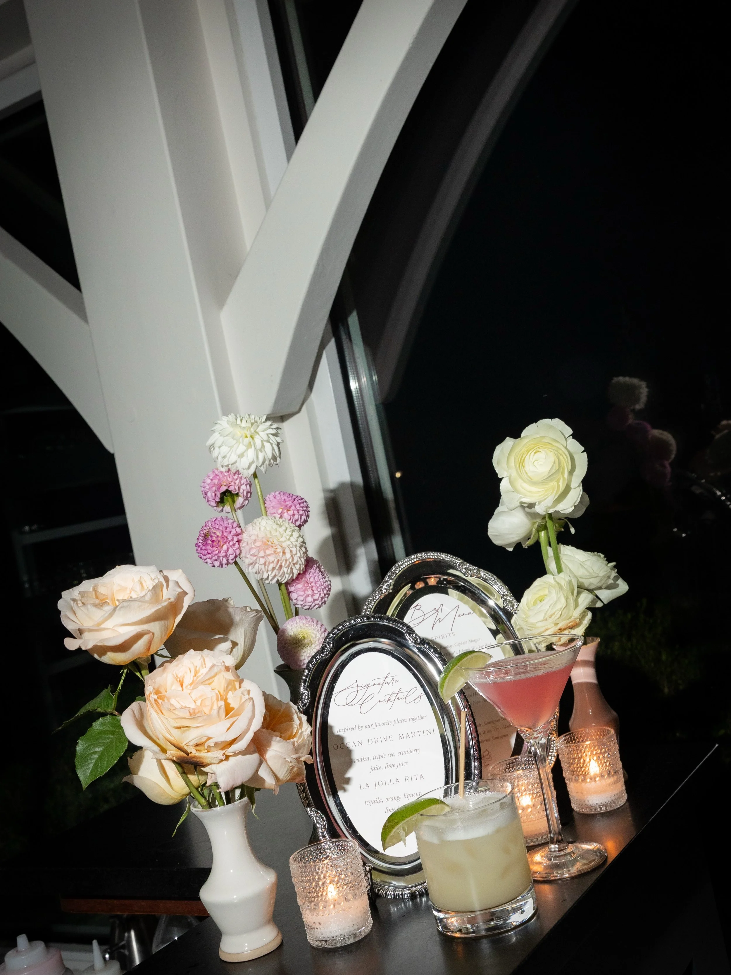 Details from Sarah &amp; Matt&rsquo;s wedding that I&rsquo;m obsessed with:

🥂 Signature drinks named after some of their favorite places
💌 Old love notes scanned onto their cocktail napkins
🎀 Every single menu hand-tied by the couple

Basically, 