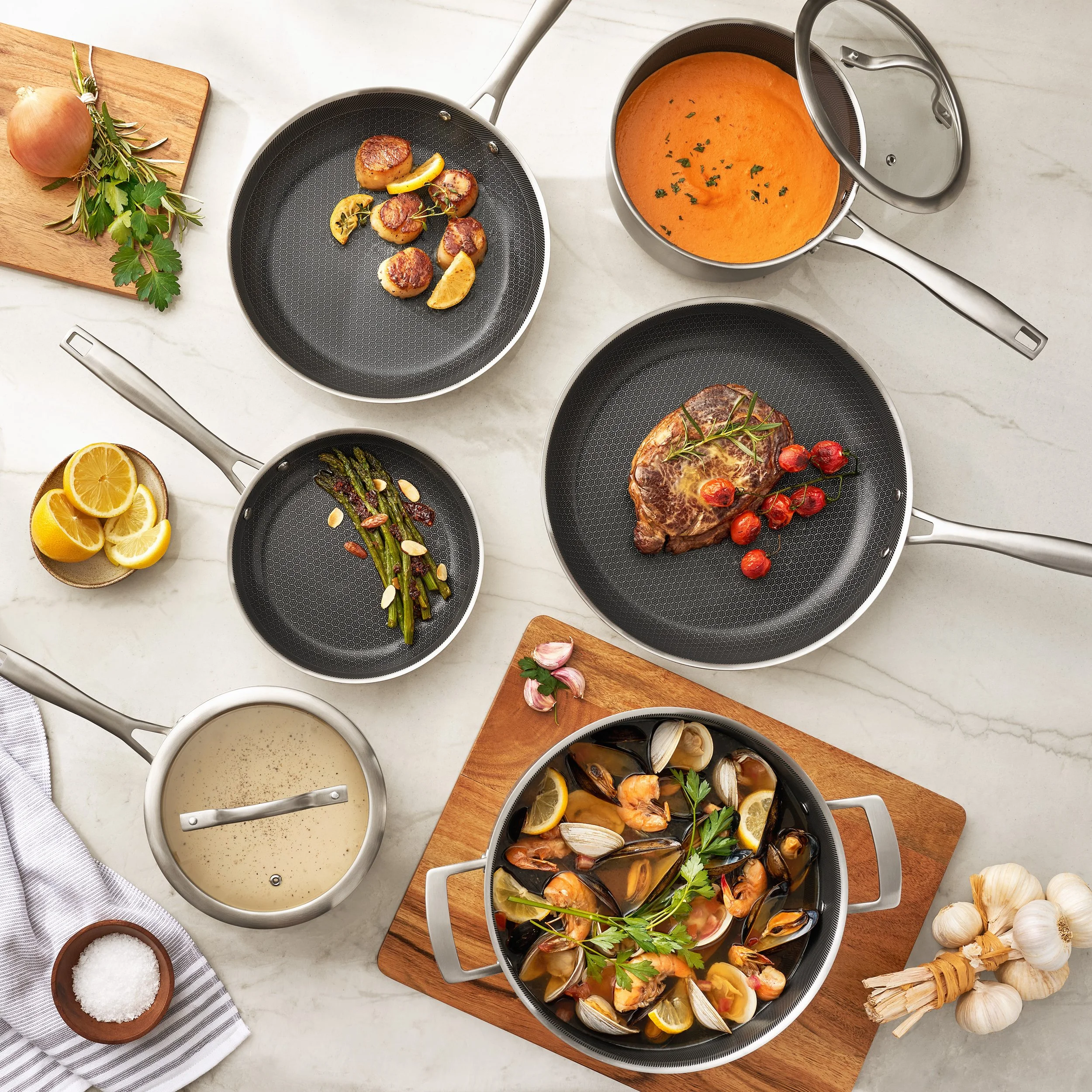 MasterGroup_MM10PCHybridCladCeramicNon-StickCookwareSet_food_lifestyle_dc.jpg