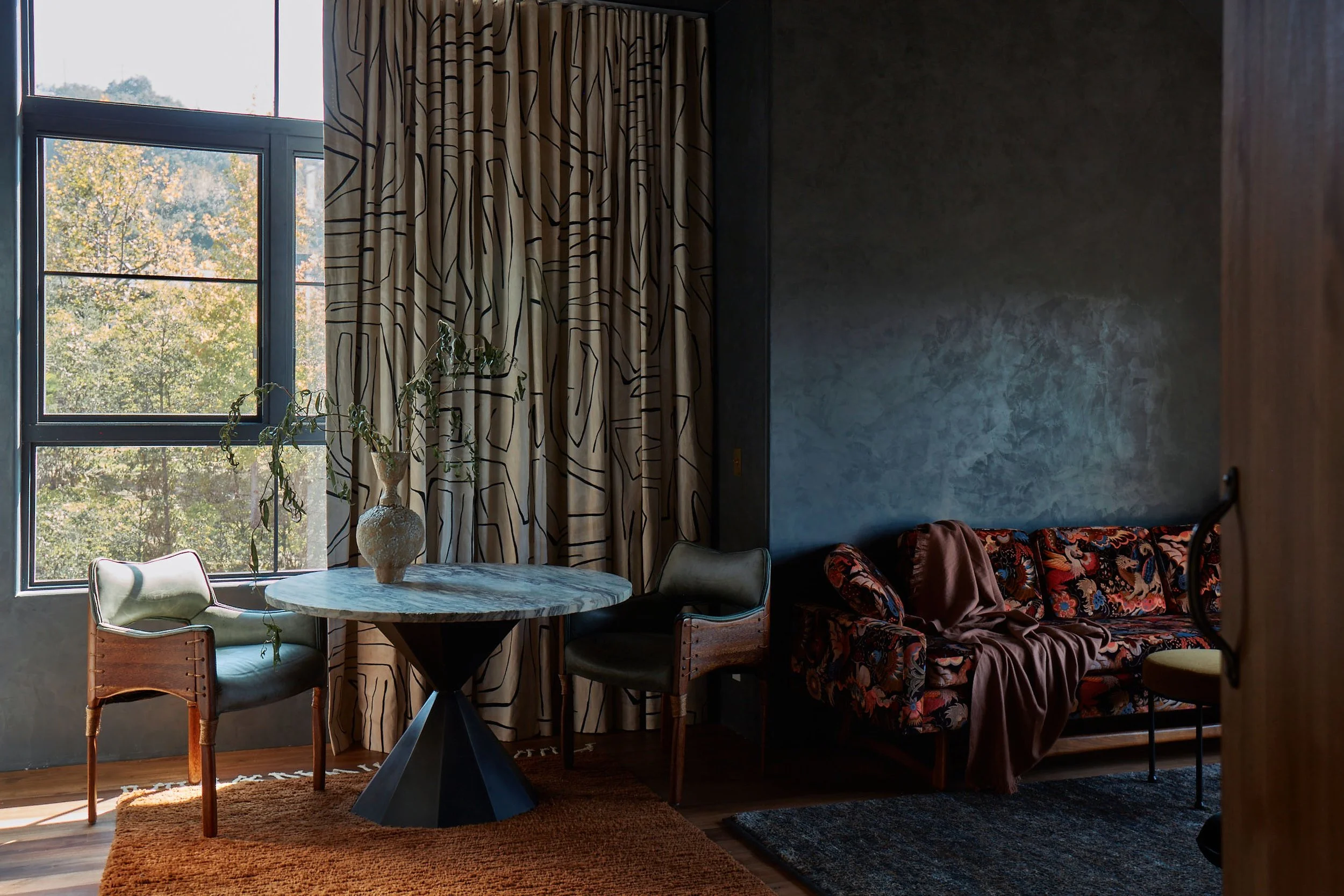 Aker Interiors | Los Angeles, CA — Entrada