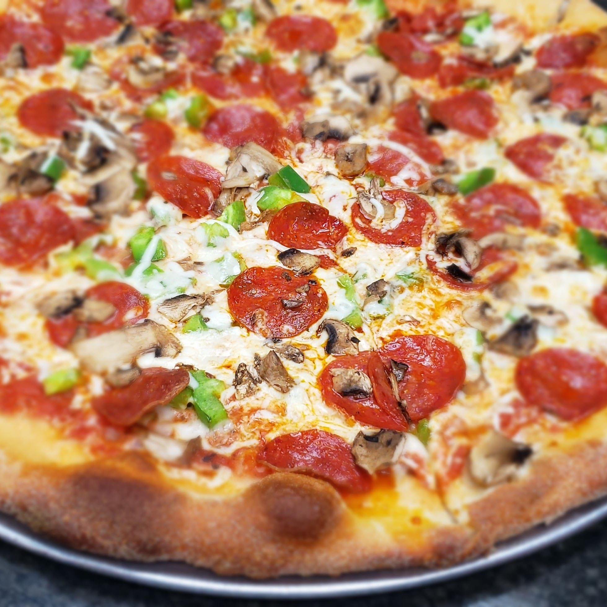 🔦 CLIENT SPOTLIGHT: Pantry Pizza / @pantrypizzadorchester (Dorchester, MA)

Serving the Dorchester community for over 15 years, #PantryPizza is a Greek family-owned neighborhood pizzeria offering an array of thin-crust pizzas with daily-made homemad