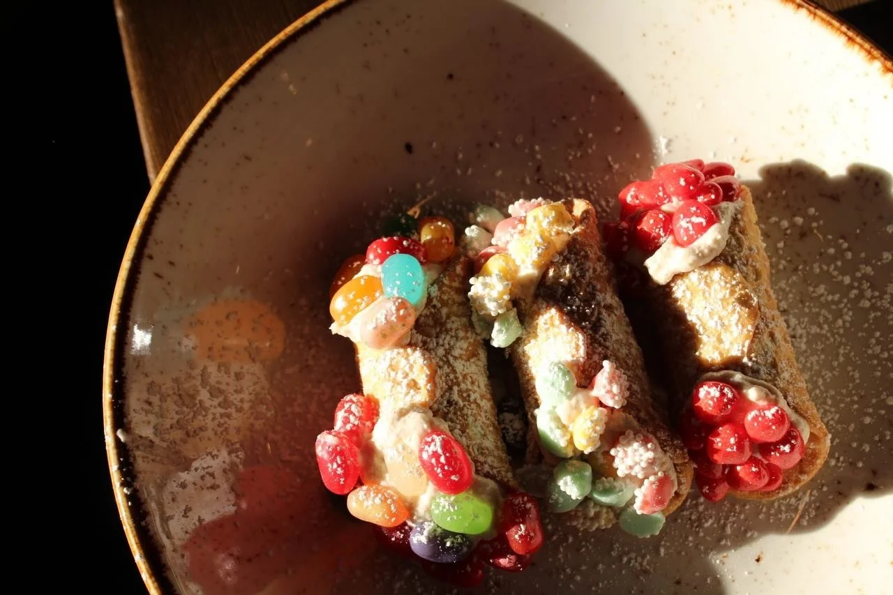 Love is sweet in Lexington ❤️

il Casale (@il_casale_lexington) x Liberty Sweets (@libertysweetslex) have teamed up for a co-branded cannoli experience benefiting The Greater Boston Food Bank (@gr8bosfoodbank) 🍰

Build your own or indulge in-store w