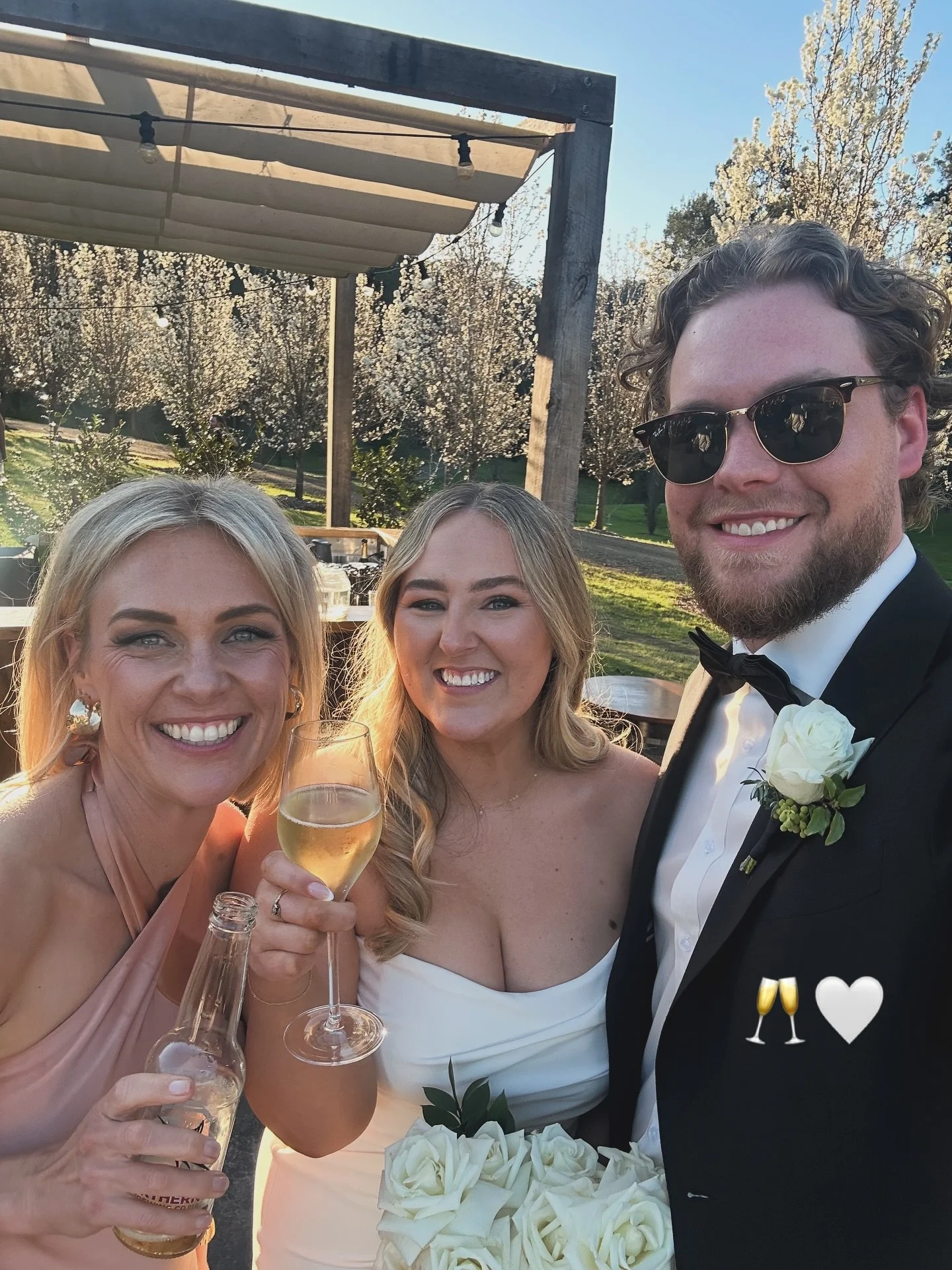 September: a collection of unprofessionally captured memories from a professionally proud celebrant 💛🧡
Snippets of fabulous post ceremony smiles at @thewoodhousewollombi; a post ceremony first dance in the ceremony space; @kendelltynephotography ma