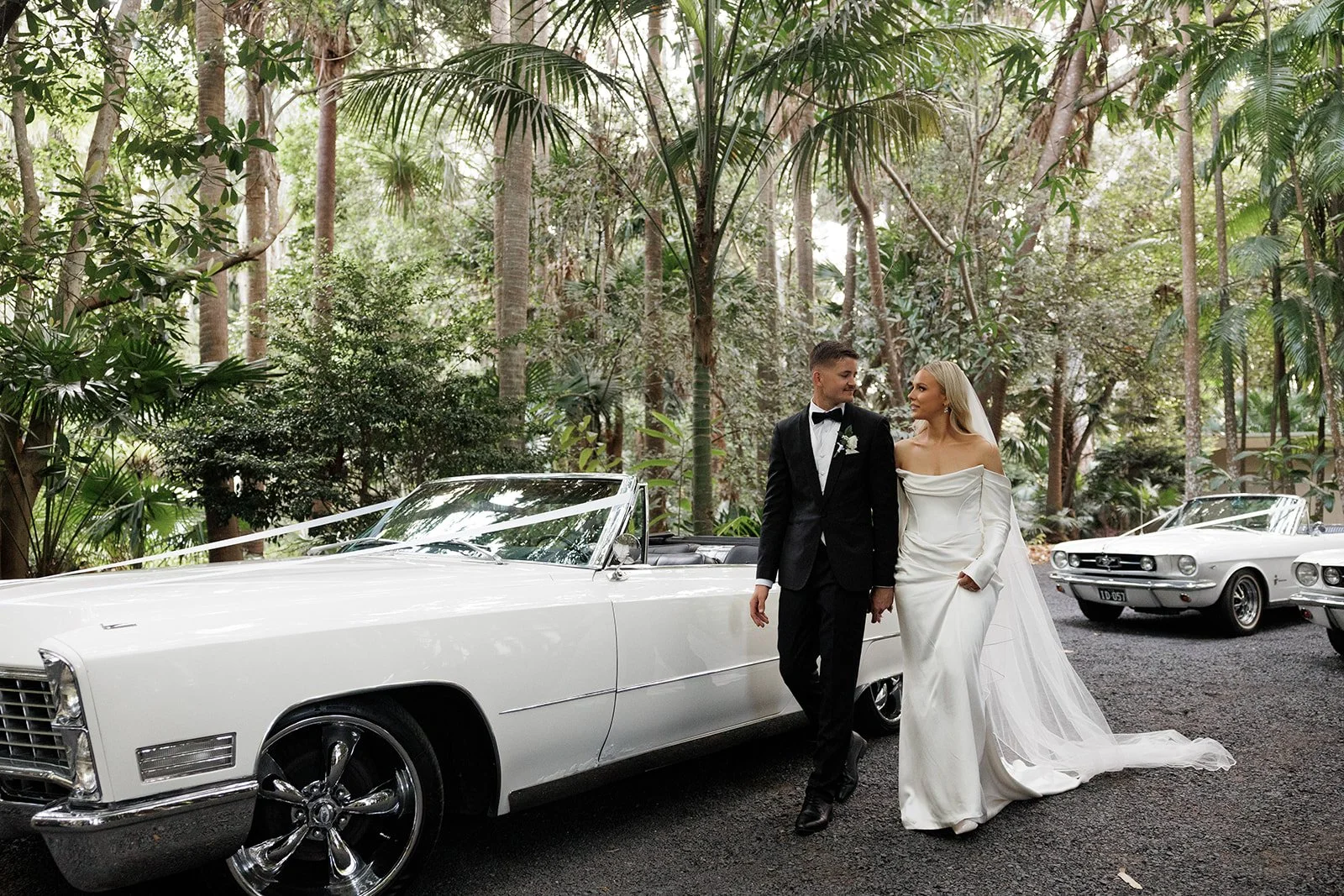 Top up to arrive.
Top down to ride off married.
If you&rsquo;re going to do a wedding car, do it properly.
1967 Cadillac energy.
.
Emily and Luke, you stylish legends, your day was so gorgeous.
Venue: @kantarahouse 
Cars: @caddychicevents 
.
.
.
Phot