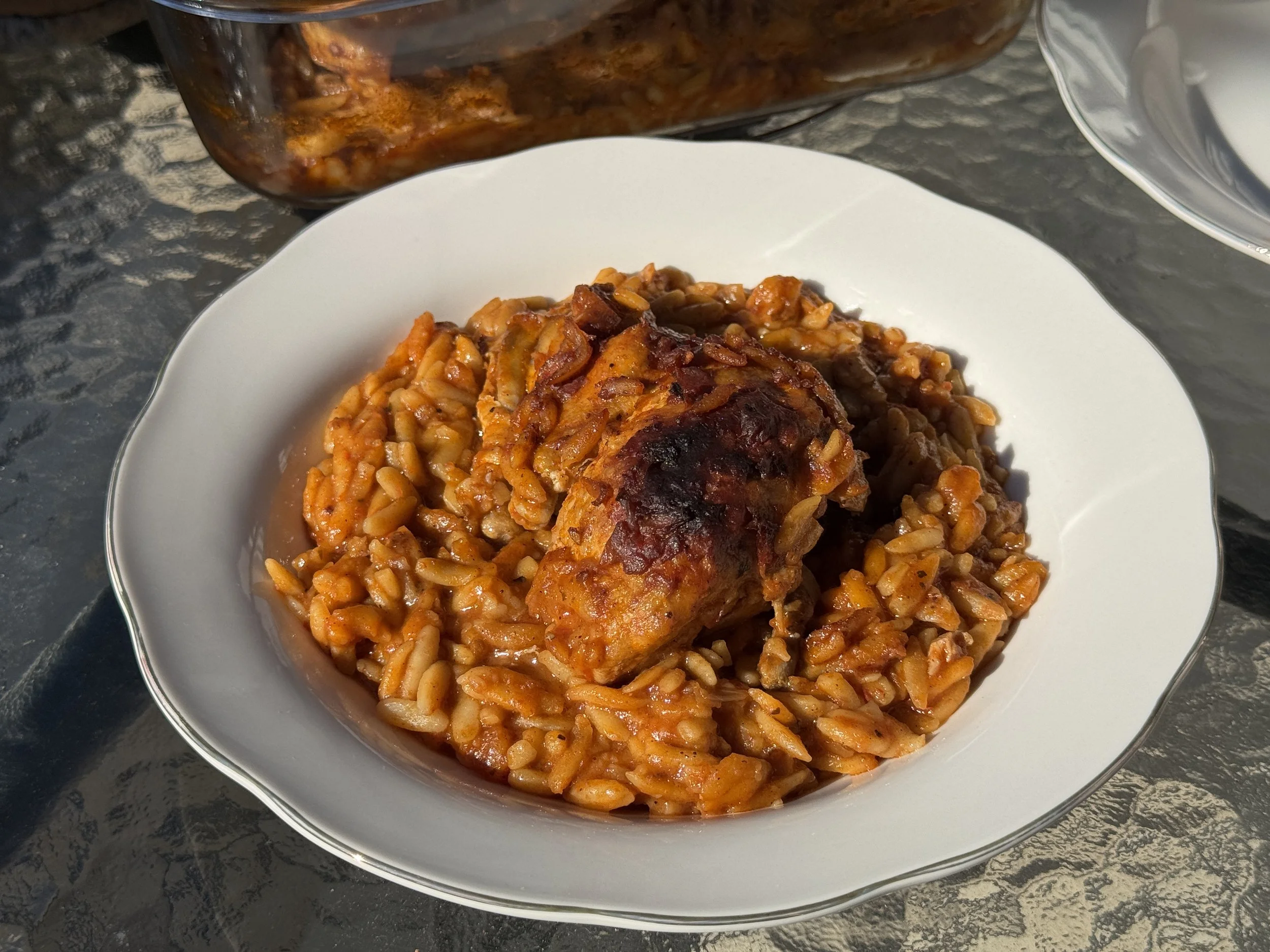 Chicken giouvetsi: chicken with kritharaki / manestra