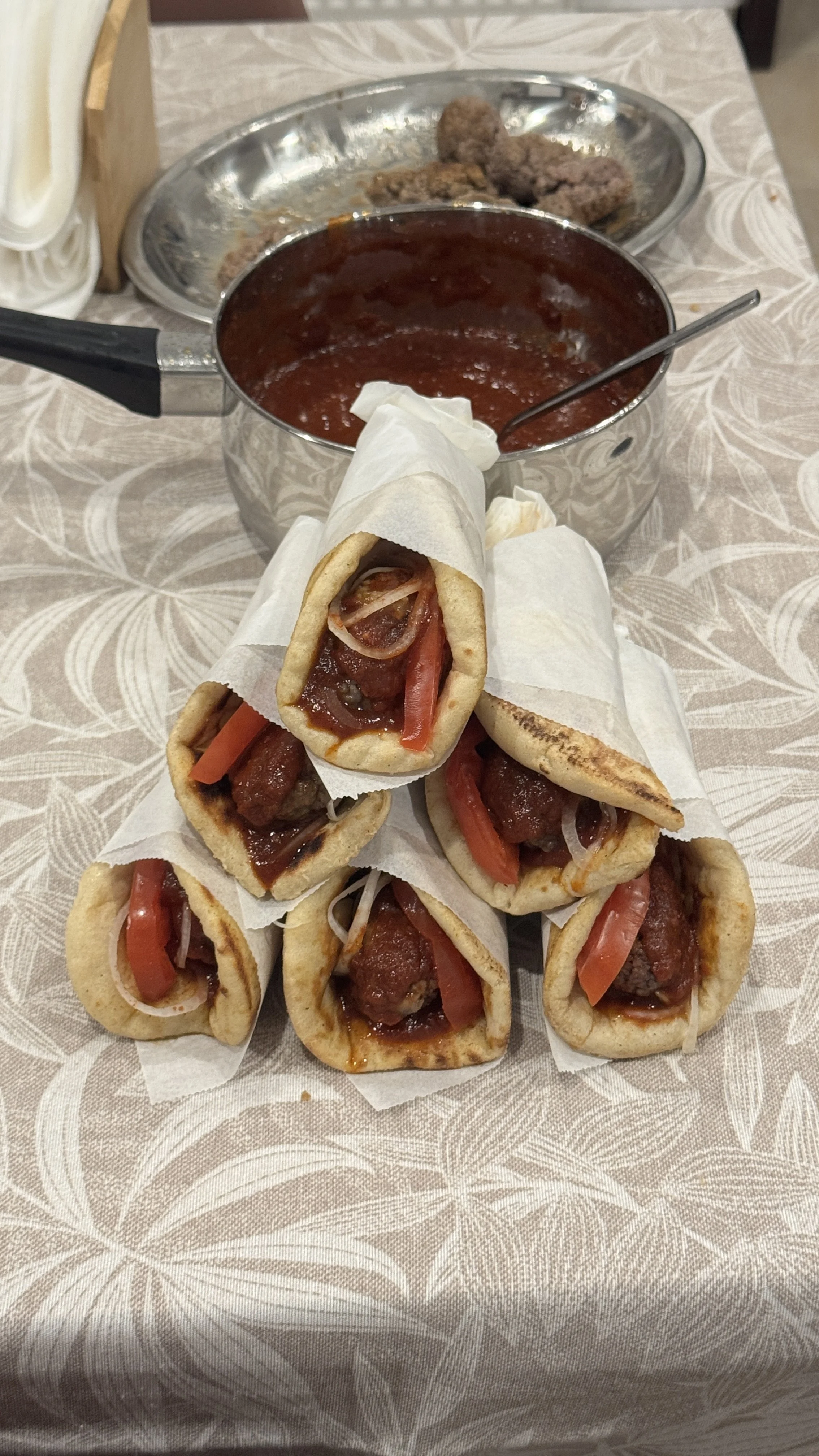 Traditional Athenian bifteki tylichto recipe with traditional homemade tomato saltsa - Souvlakination Recipes - traditional Greek food recipes
