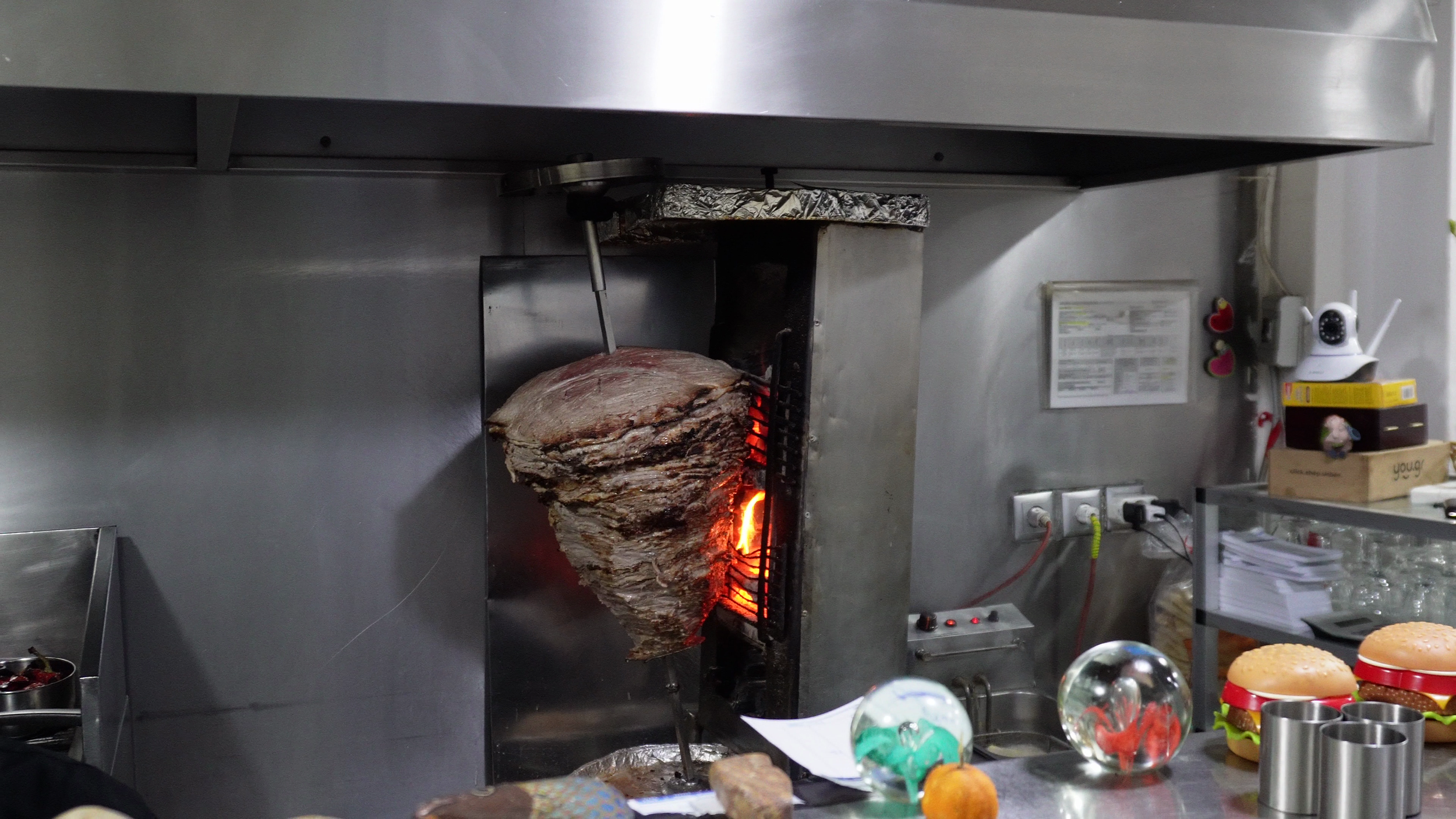 Gyros at Snack Grill Express, Toumpa Thessaloniki Guide where to eat in Thessaloniki gyros in Thessaloniki gyros in Thessaloniki